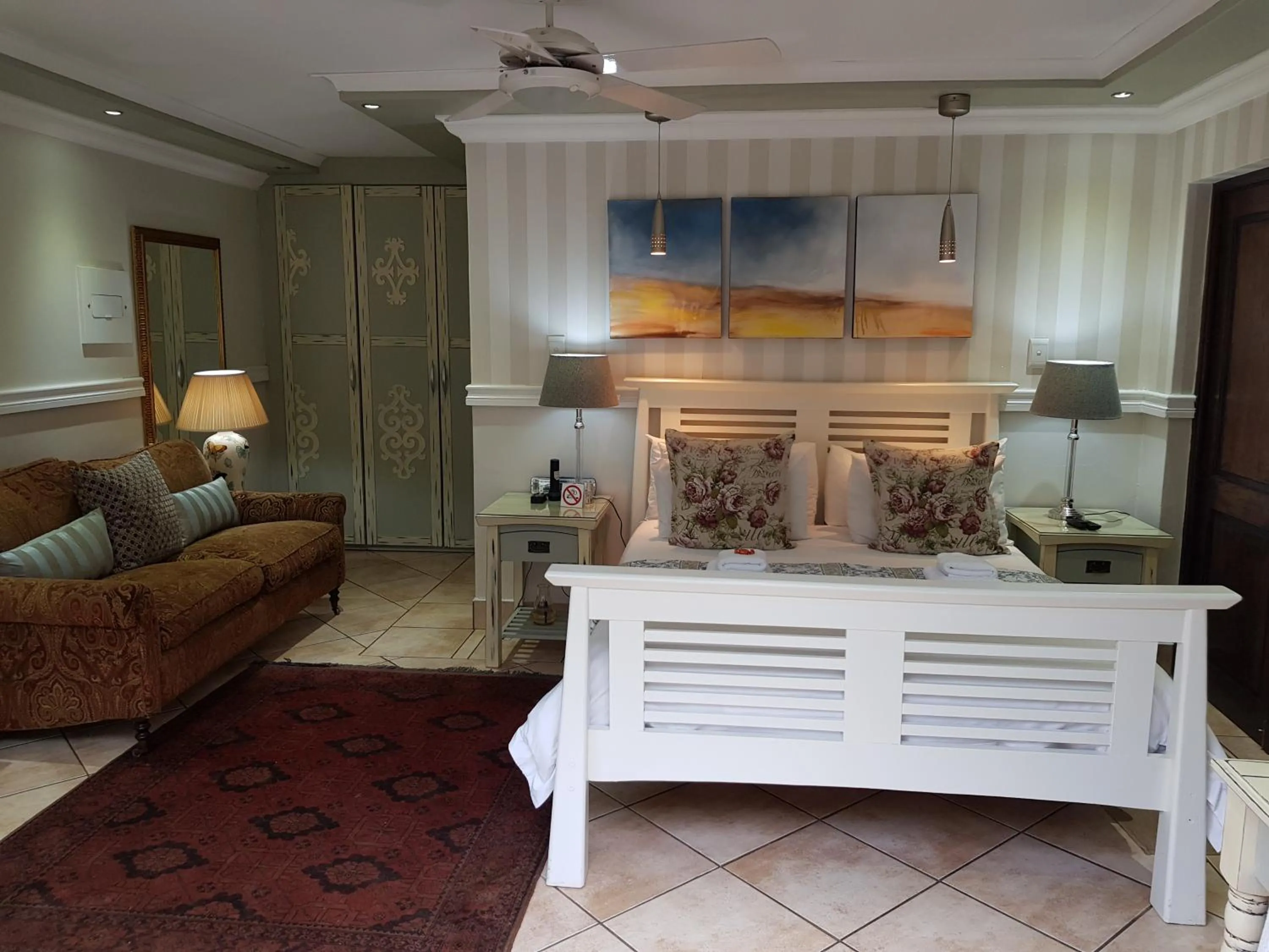 Bedroom in Pheasant Hill Bed and Breakfast