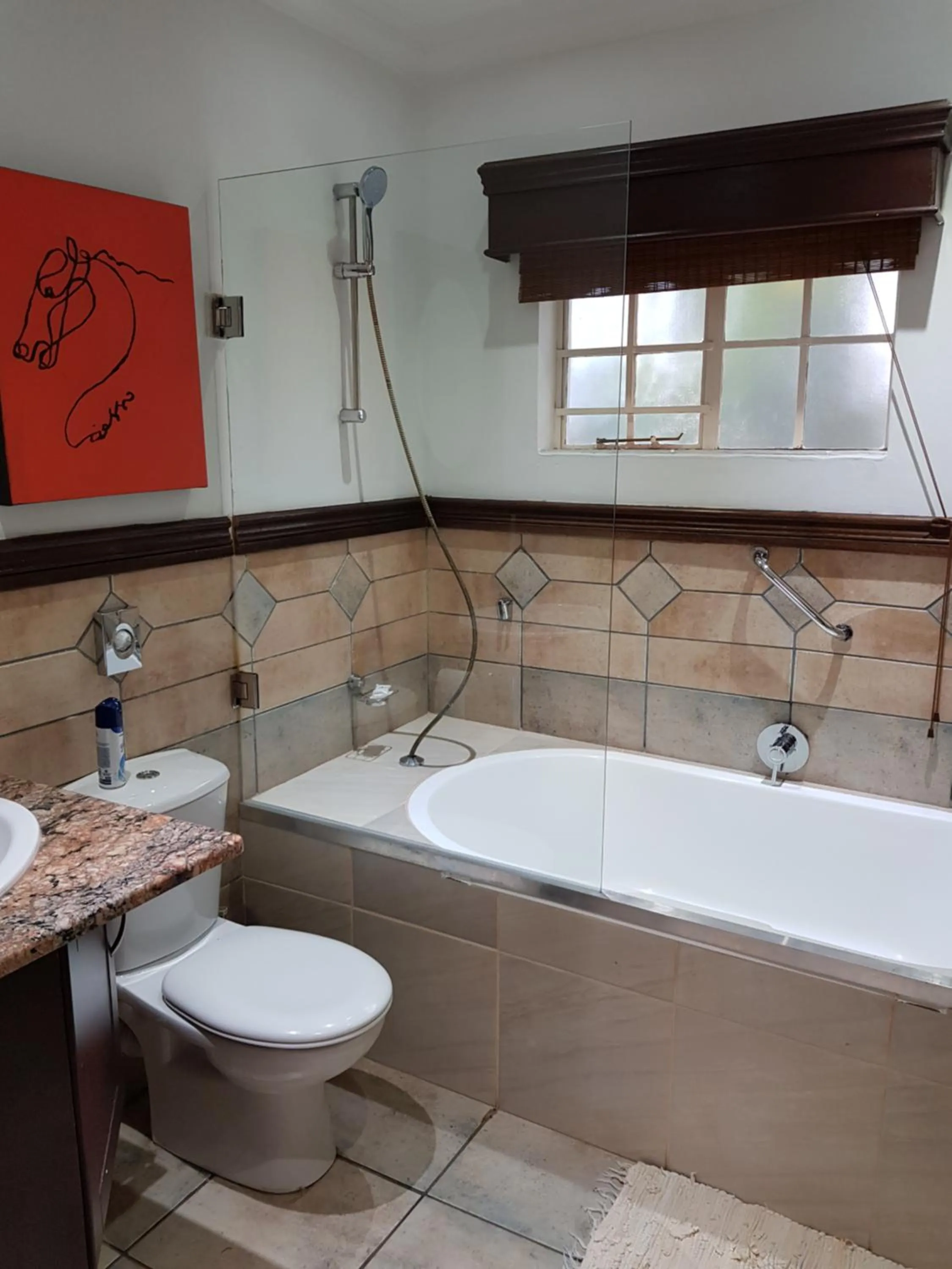 Bathroom in Pheasant Hill Bed and Breakfast