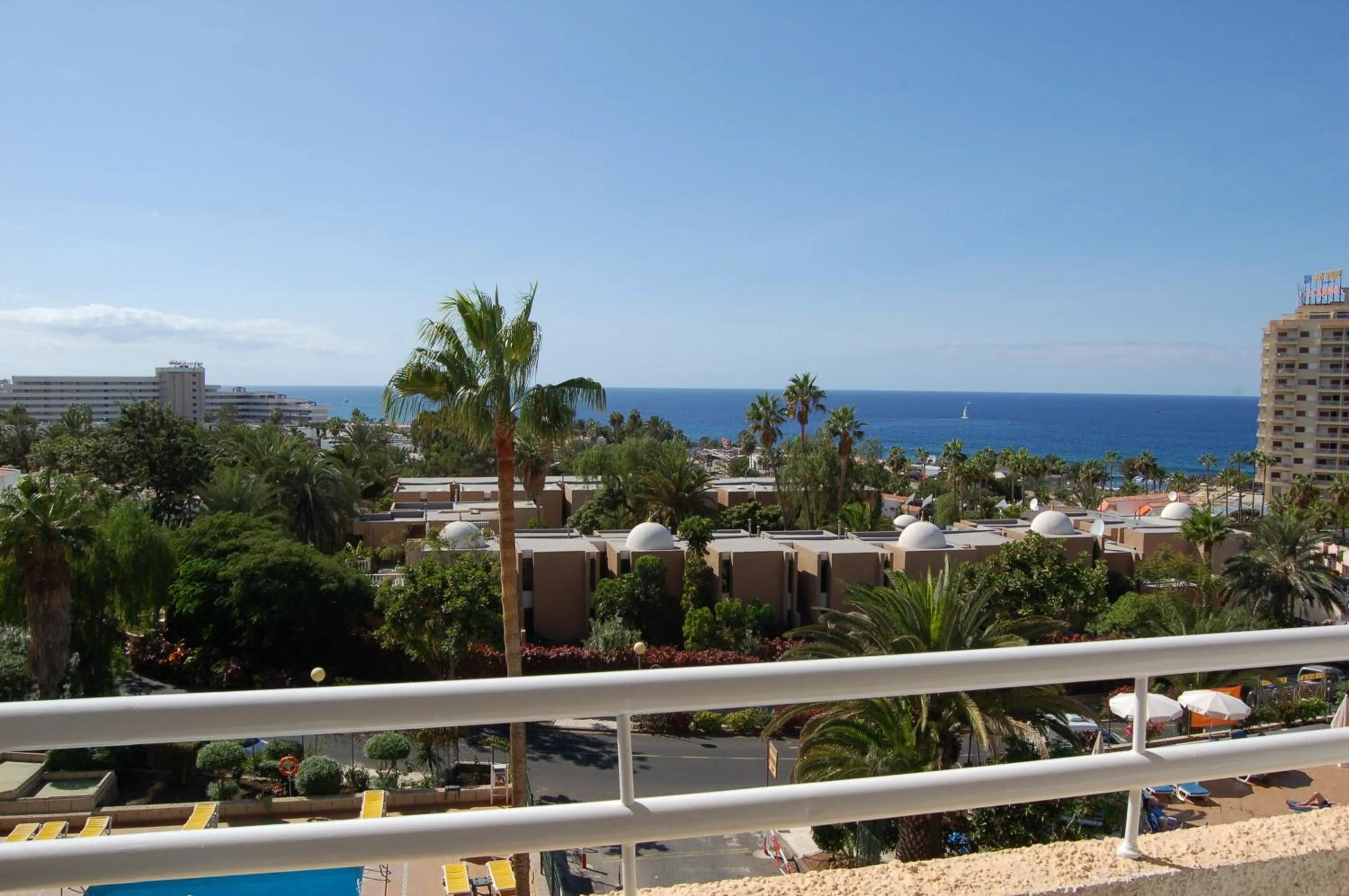 Day in Apartamentos Borinquen