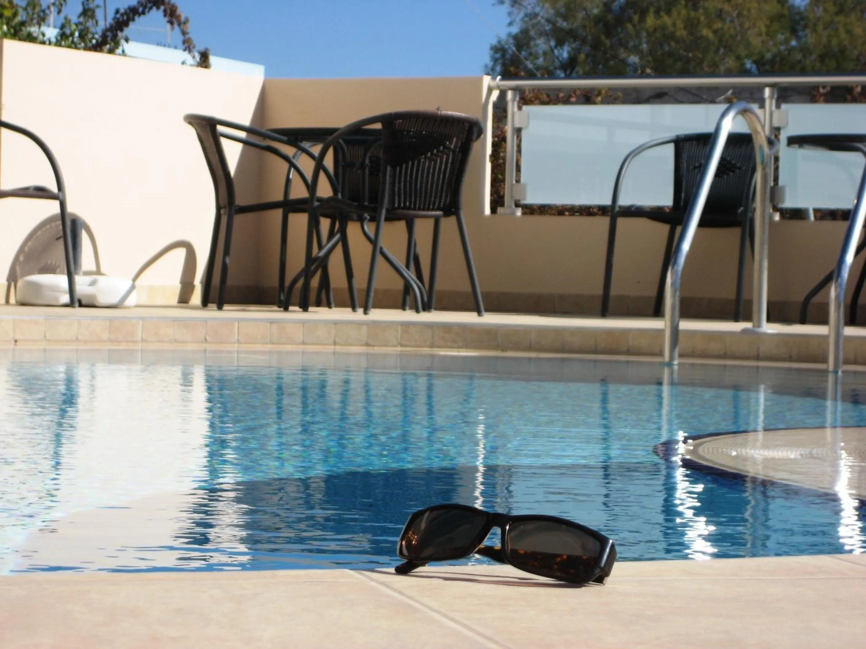 Swimming pool in Haris Studios