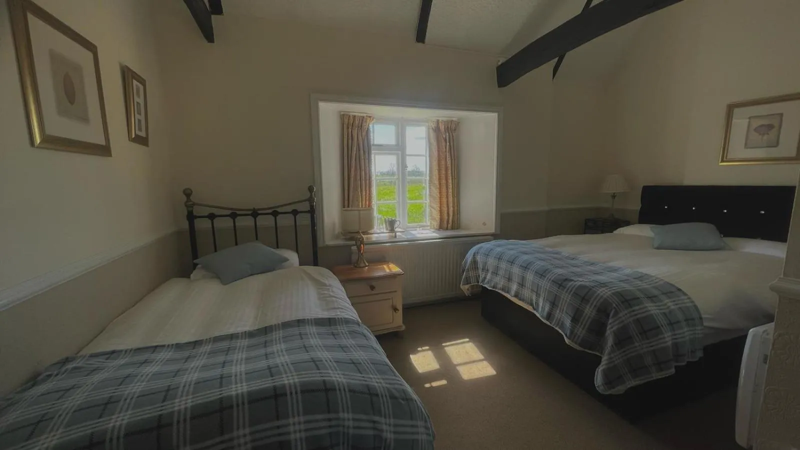 Bedroom, Bed in The Sibson Inn Hotel