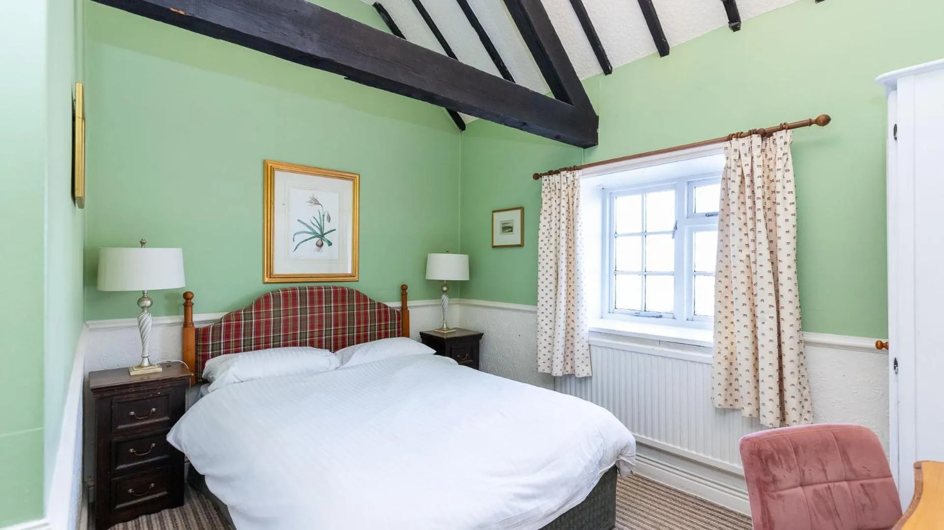 Bed in The Sibson Inn Hotel