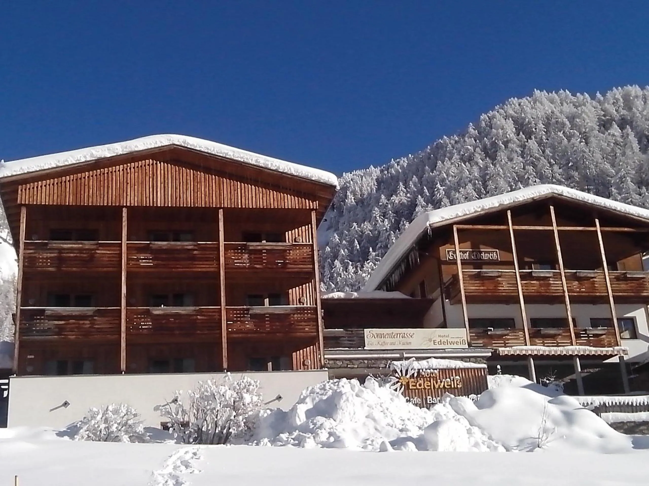 Property building in Hotel Edelweiss