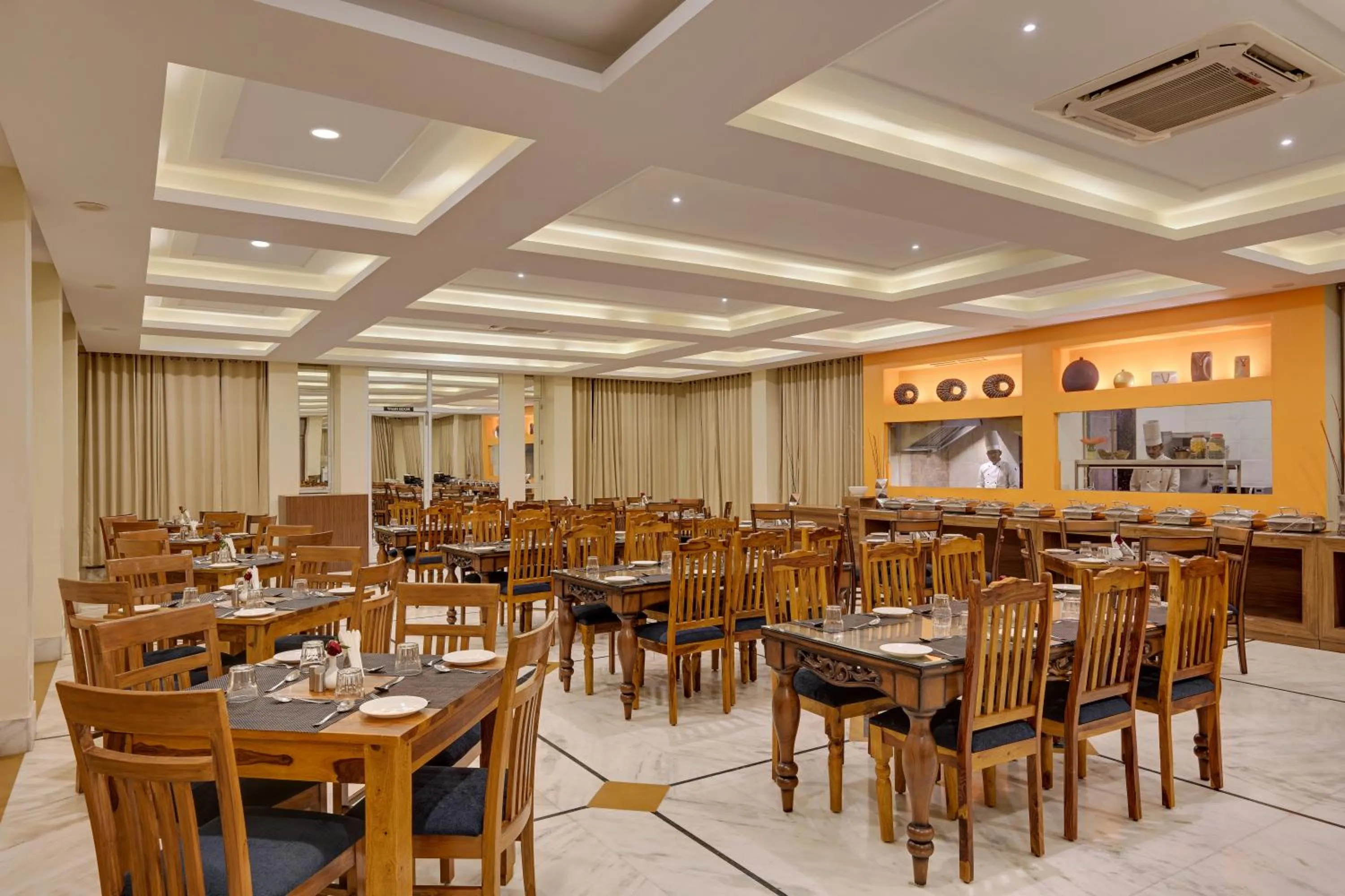 Restaurant/places to eat in The Everest Hill Resort & Spa-Kumbhalgarh
