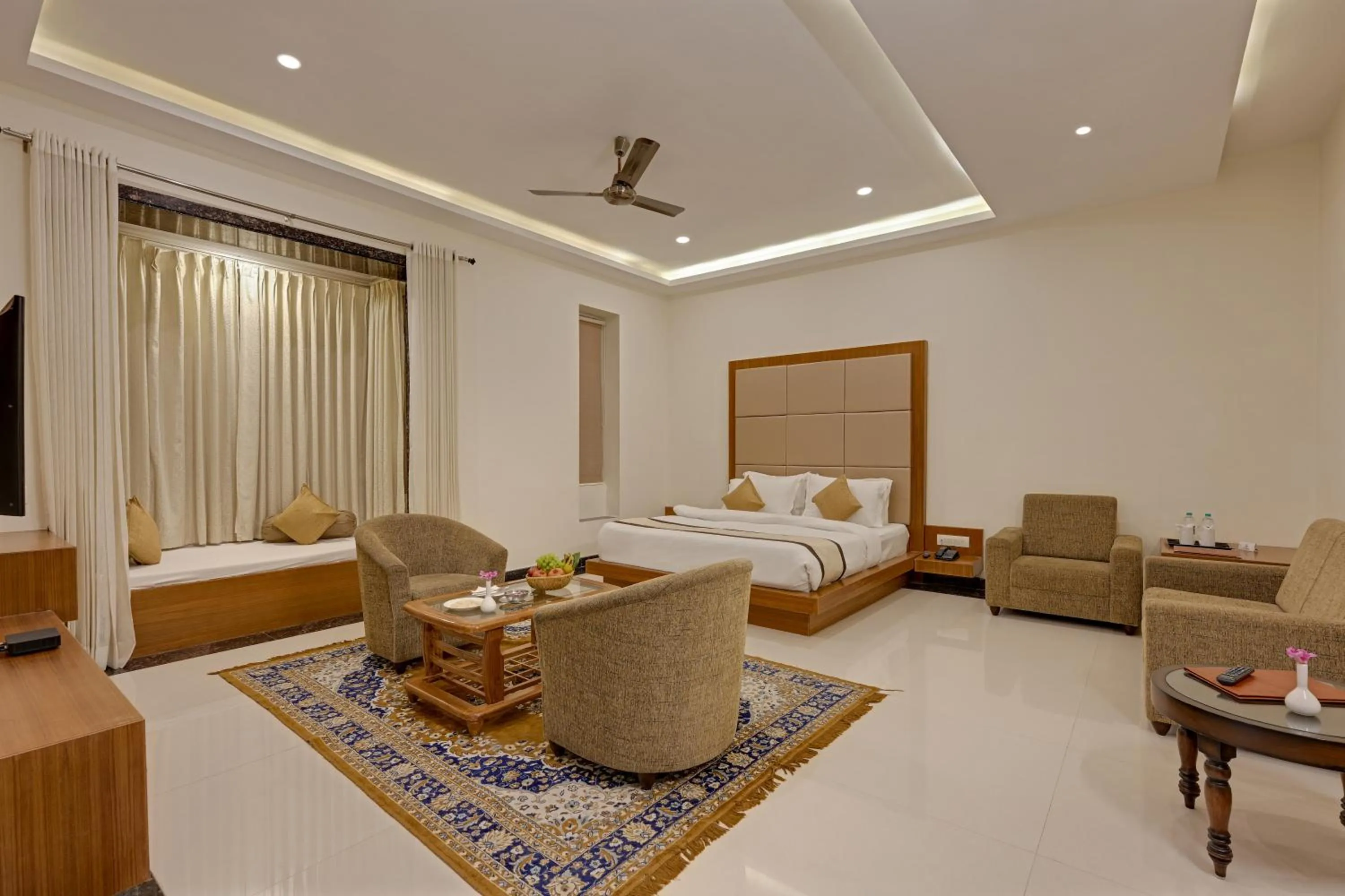 Bedroom, Bed in The Everest Hill Resort & Spa-Kumbhalgarh