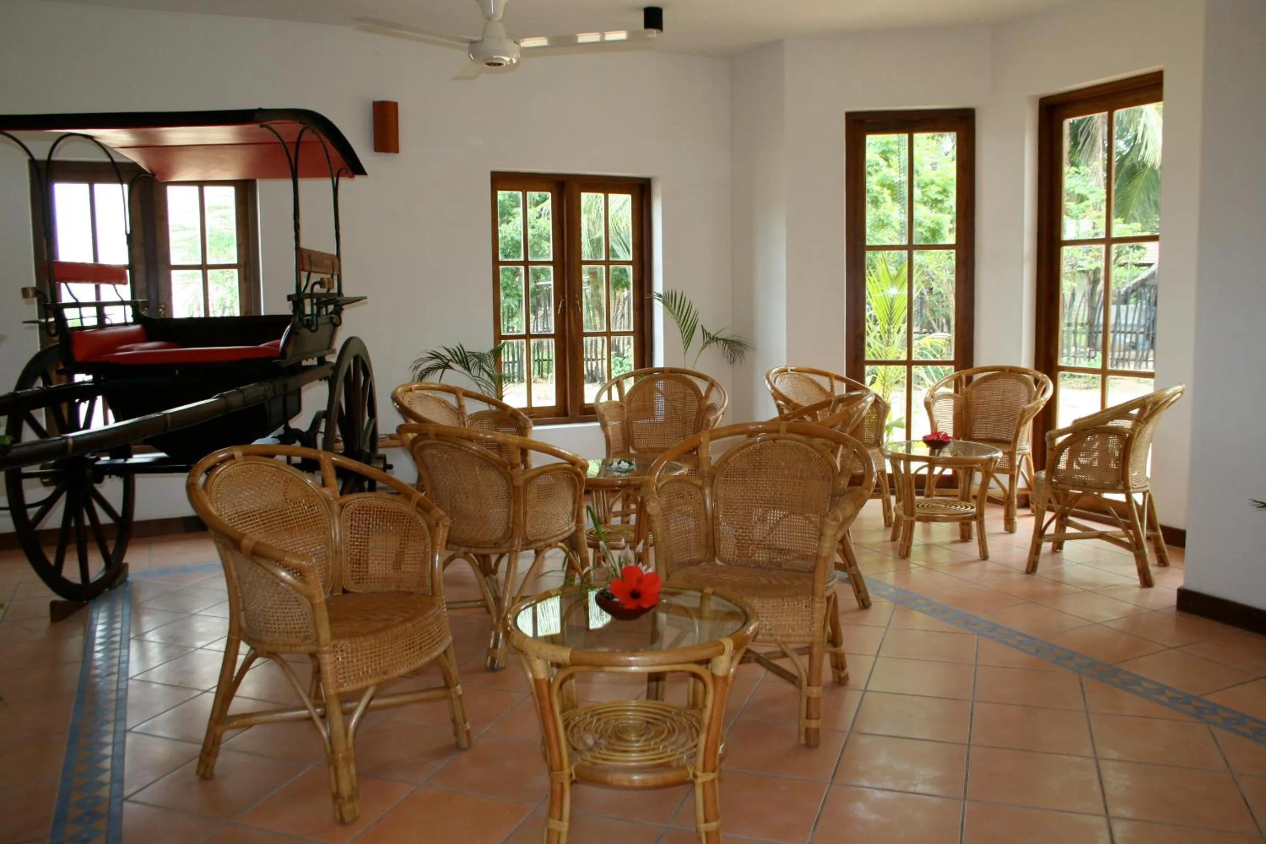 Facade/entrance in Hibiscus Garden Hotel