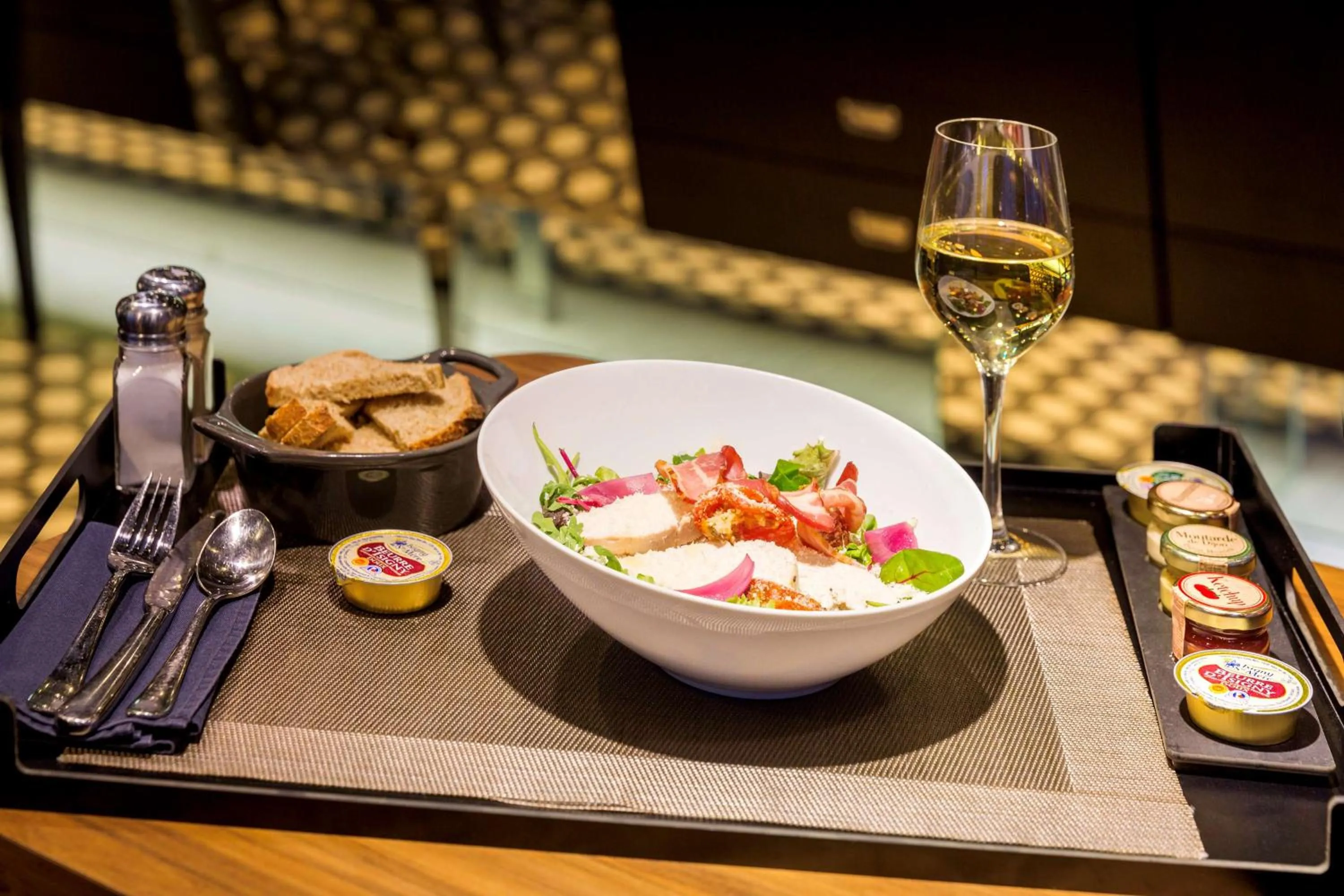 Restaurant/places to eat in Best Western Premier Why Hotel