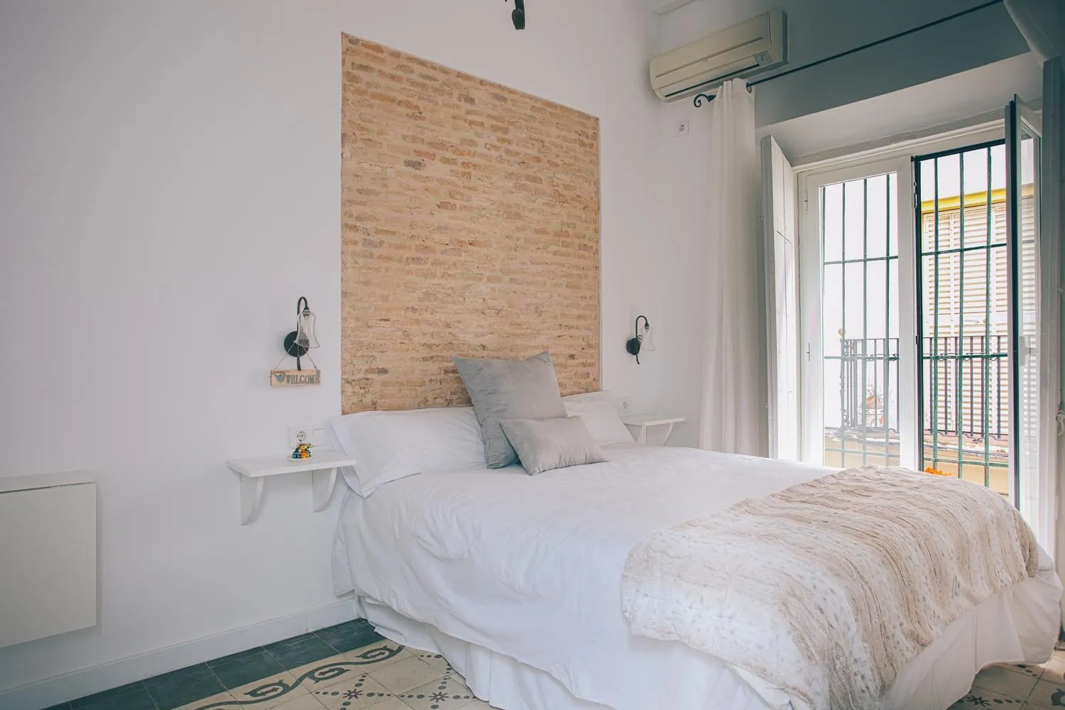 Bedroom, Bed in Alcázar de María