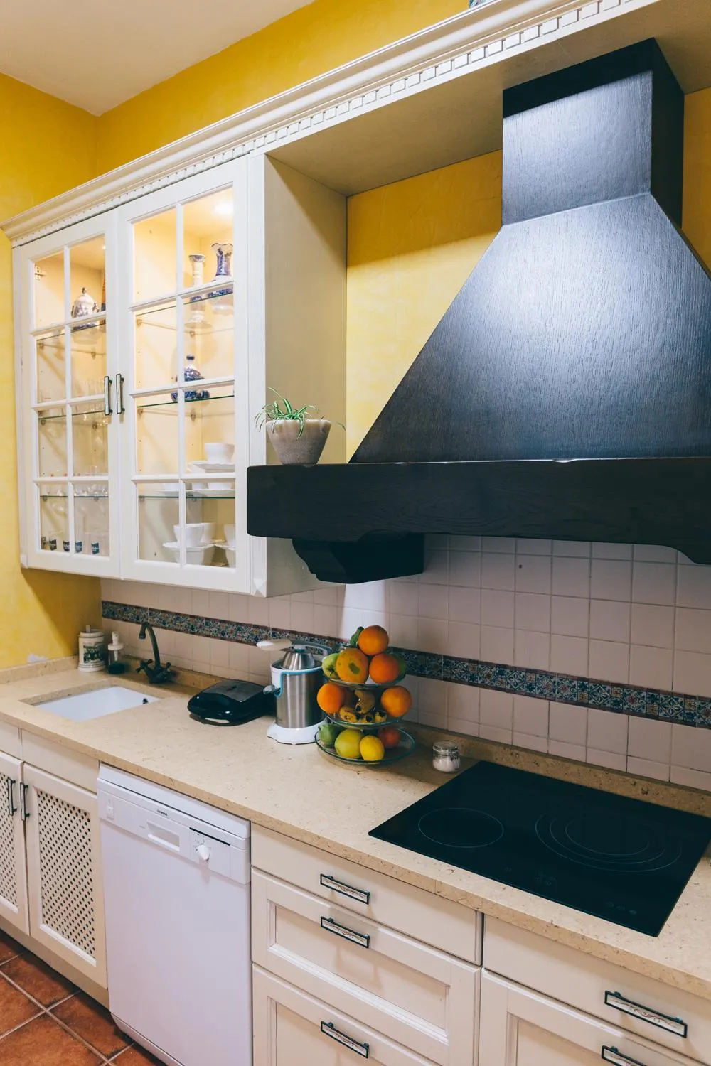 Communal kitchen in Alcázar de María