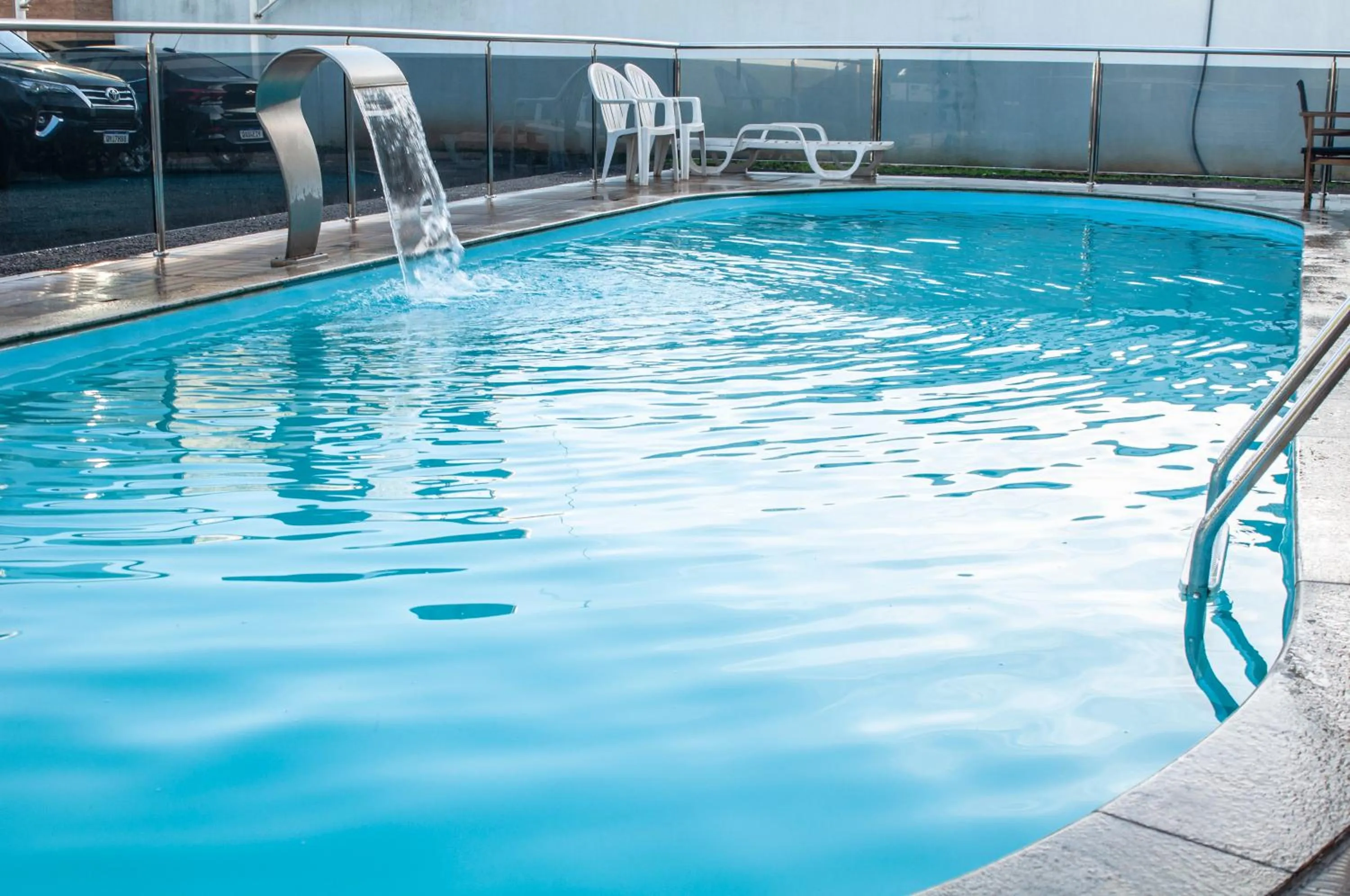 Swimming pool in Hotel Portinari Ponte da Amizade
