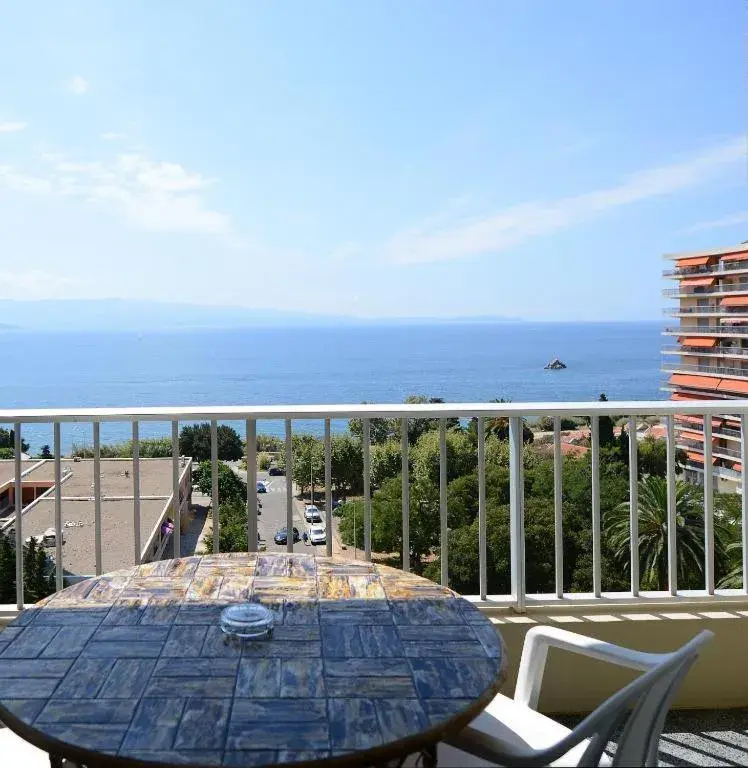 Twin Room with Sea View - single occupancy in Sun Beach Twin Room with Sea View - single occupancy in Sun Beach