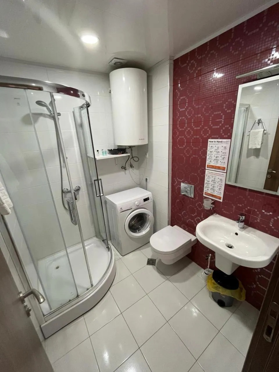 Shower in Aparthotel Holiday Lux Batumi