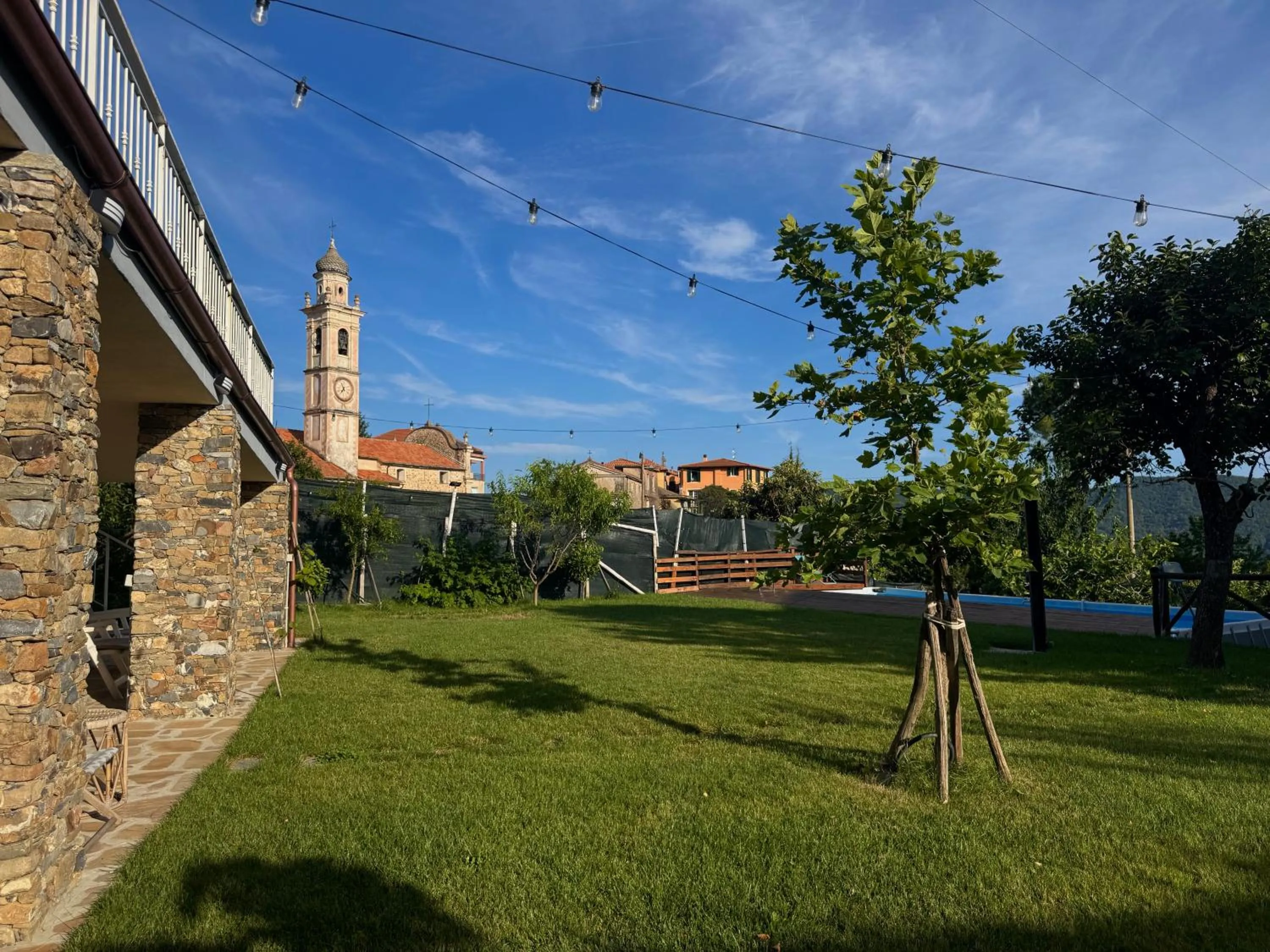 Property building in Ligo