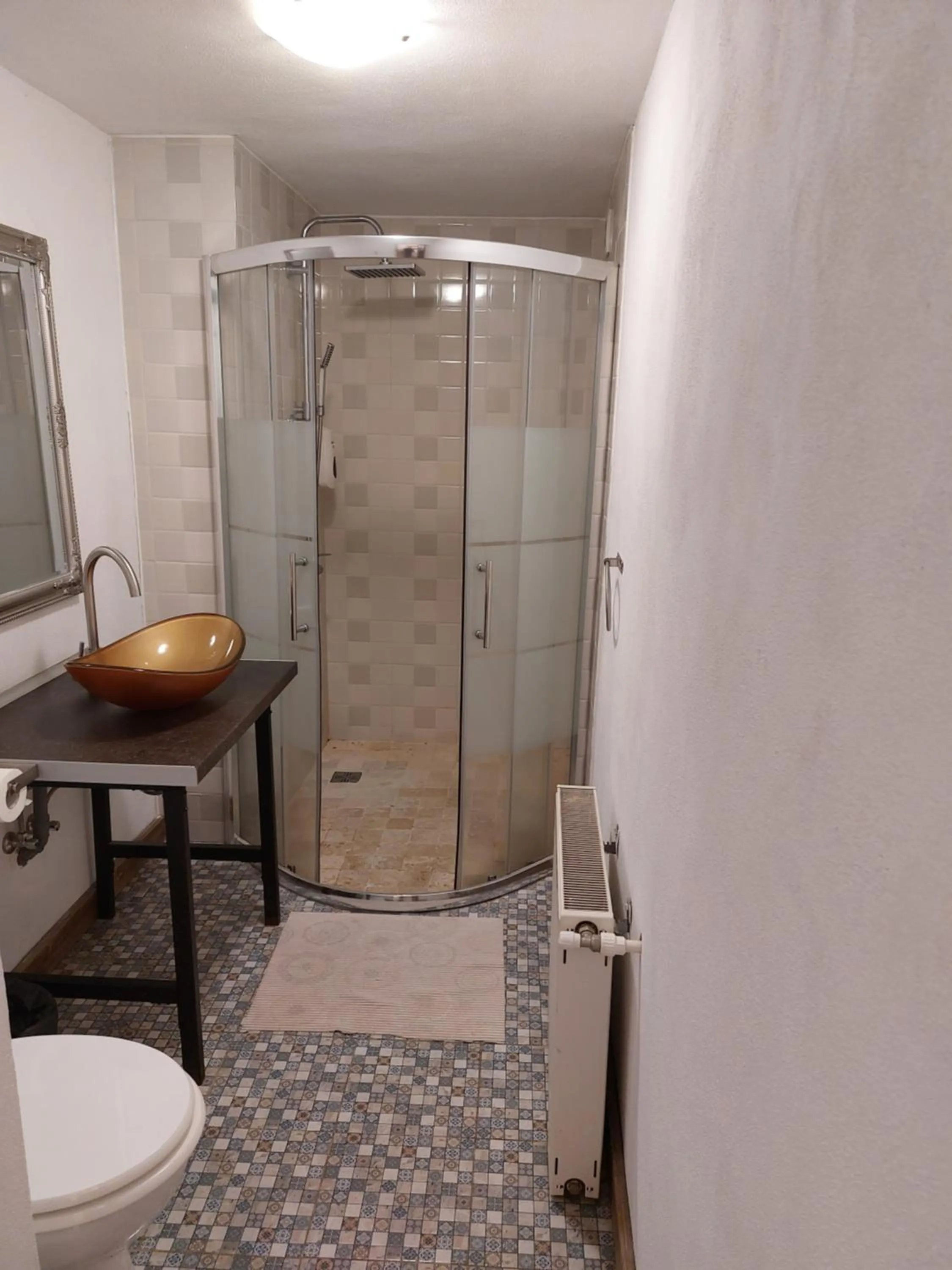 Bathroom in Poet Pastior Residence