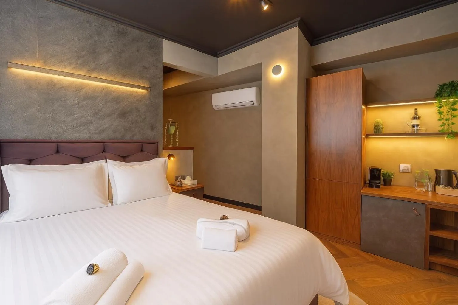 Bed in Mamilla view URBAN - Boutique hotel