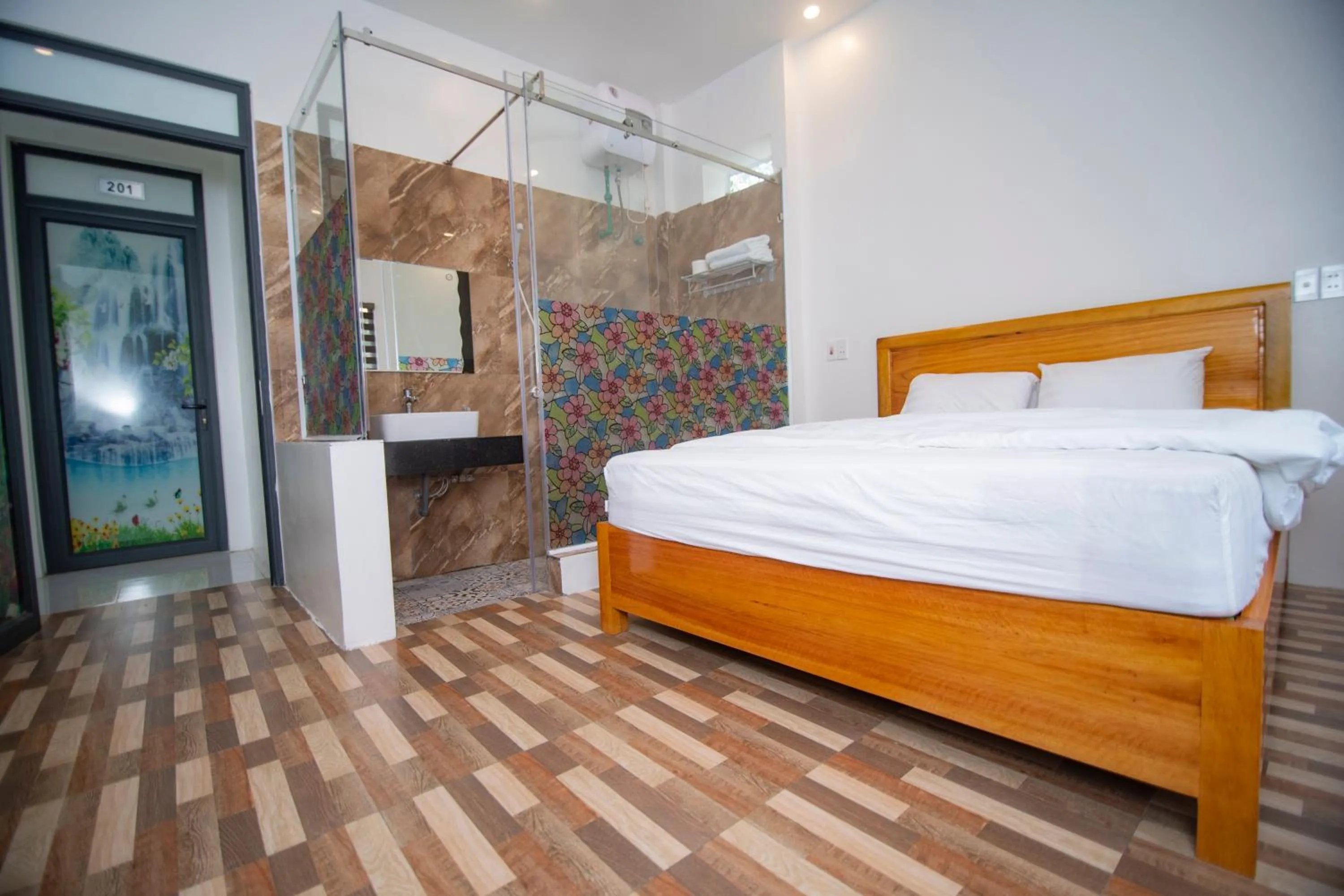 Bed in Long Hotel and motobike rental