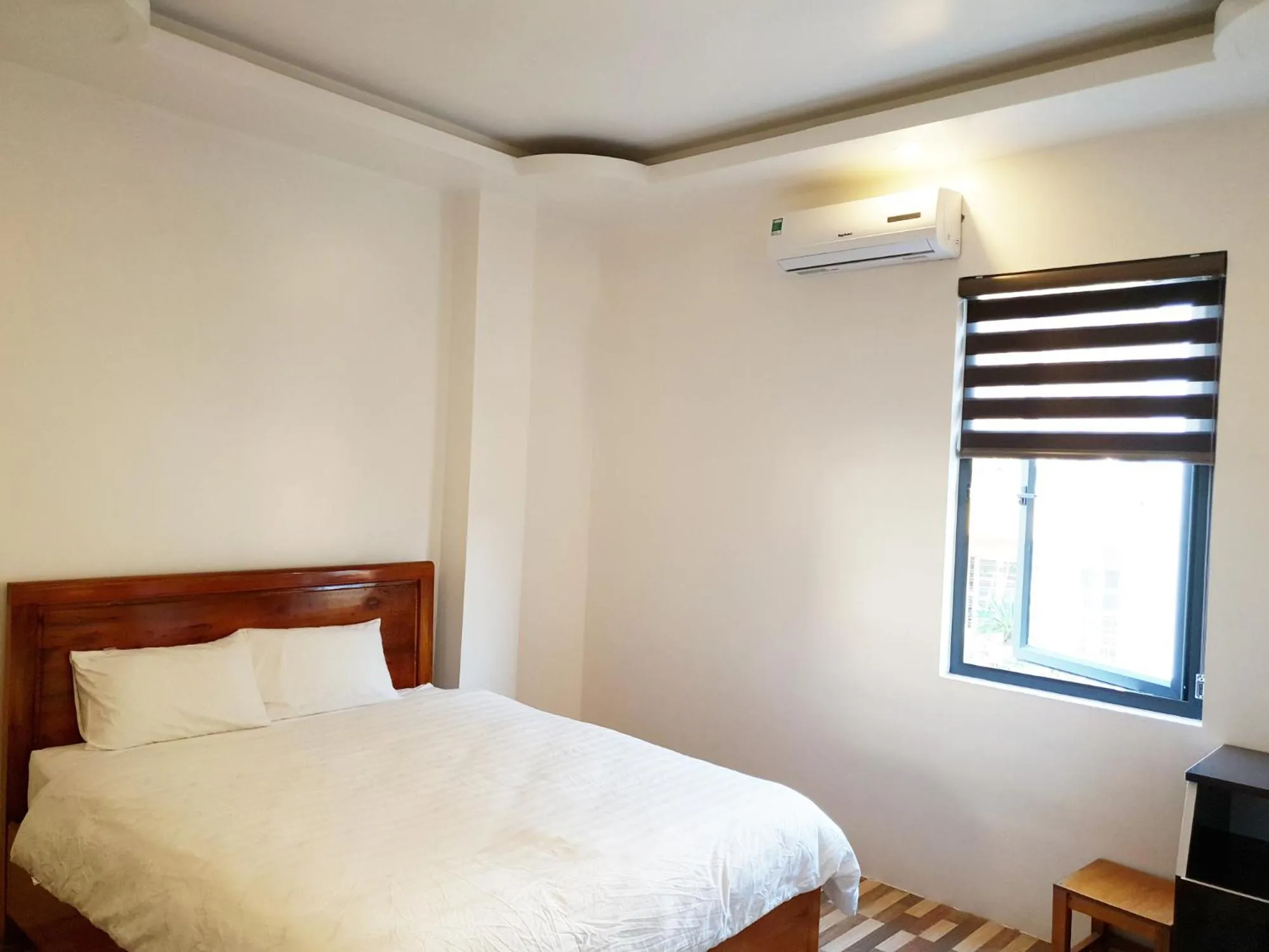 Bed in Long Hotel and motobike rental