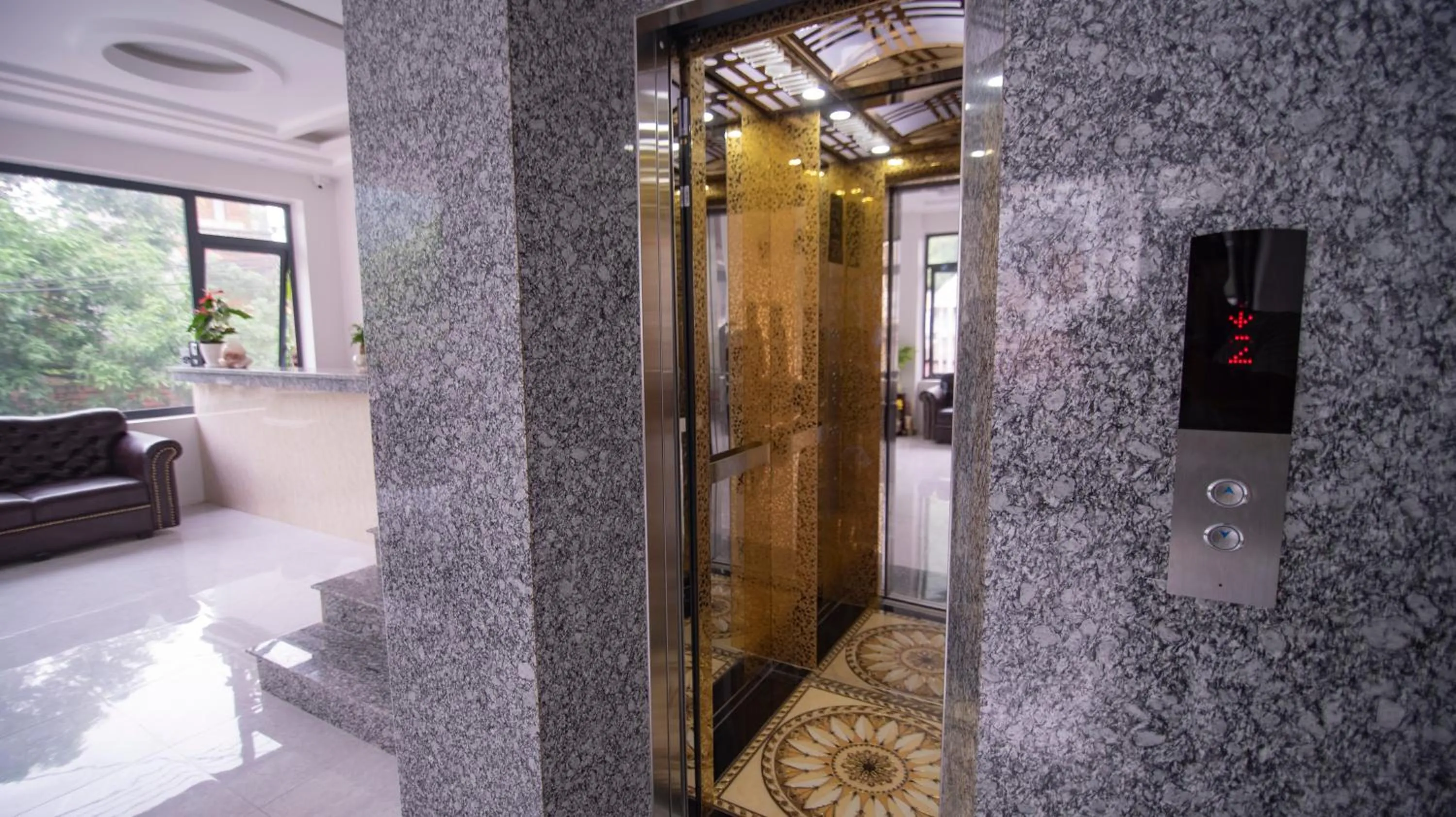 elevator in Long Hotel and motobike rental