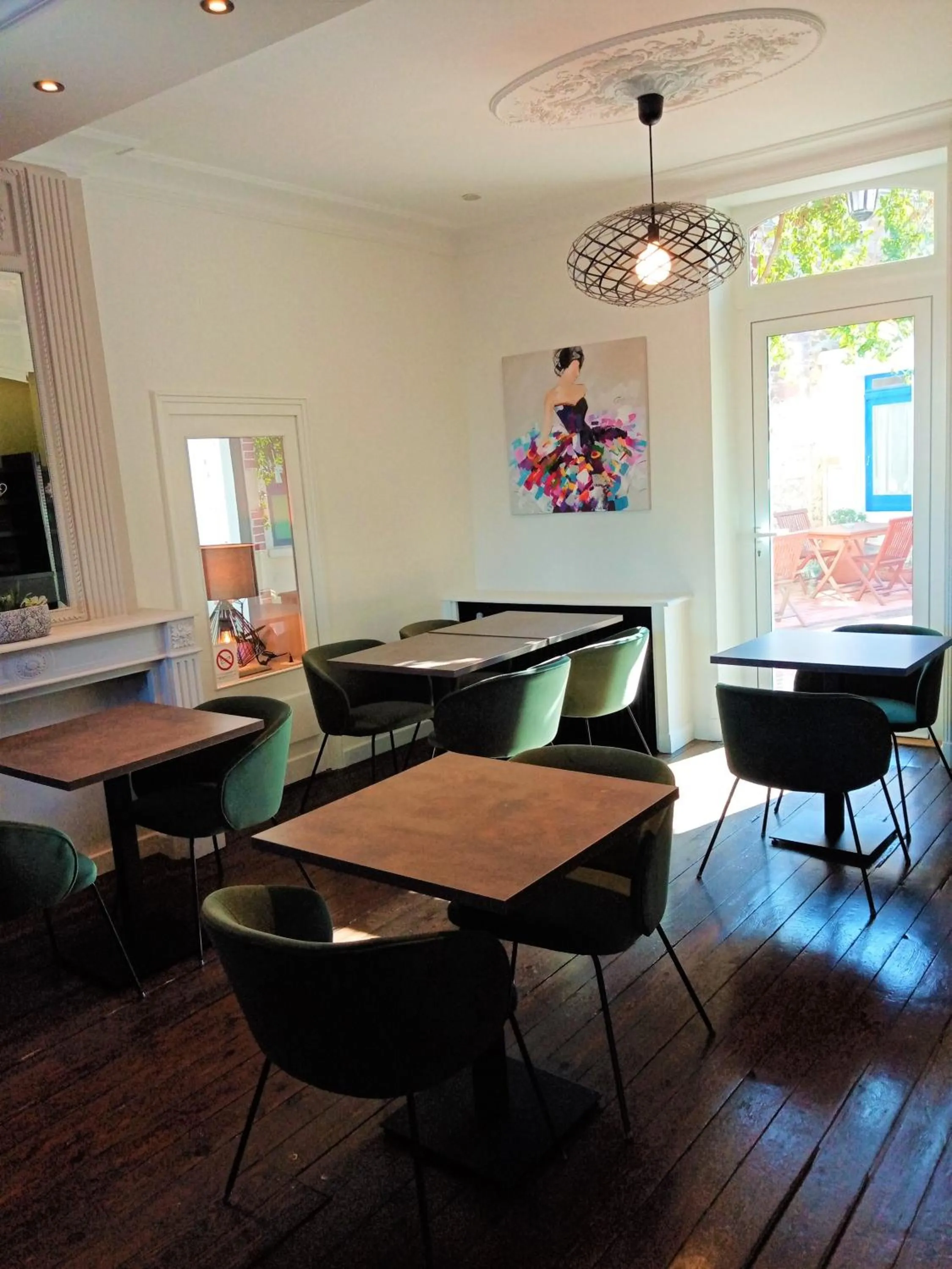 Seating area in Hôtel de France