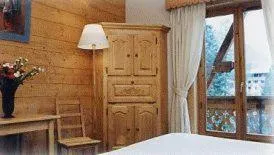 Photo of the whole room, Bed in Oustalet