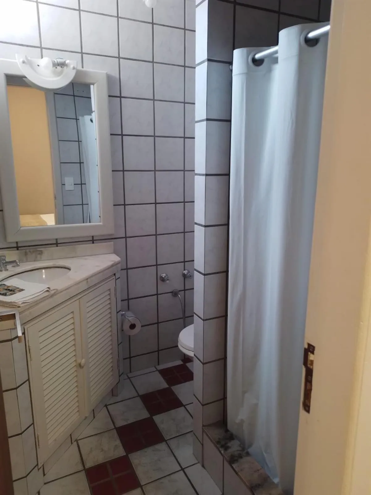 Shower in Caravaggio Praia Hotel