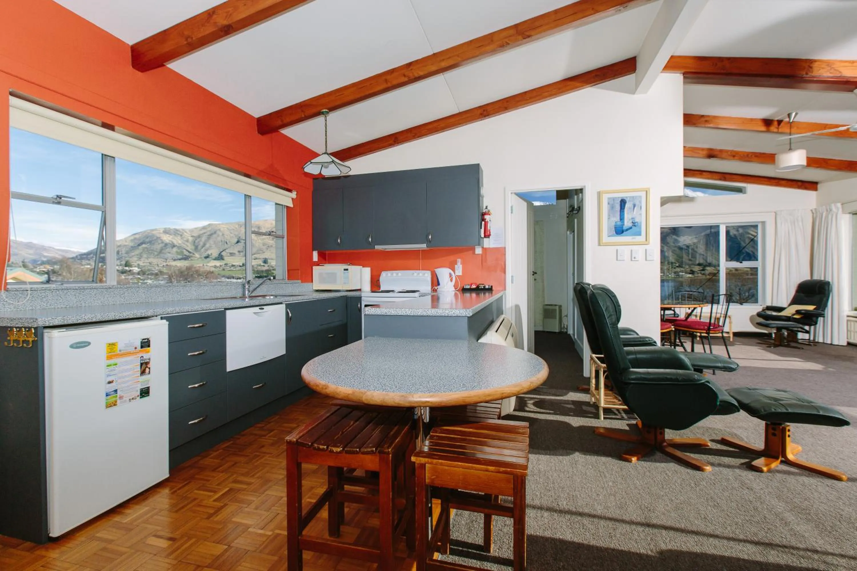 Kitchen or kitchenette in Panorama Court