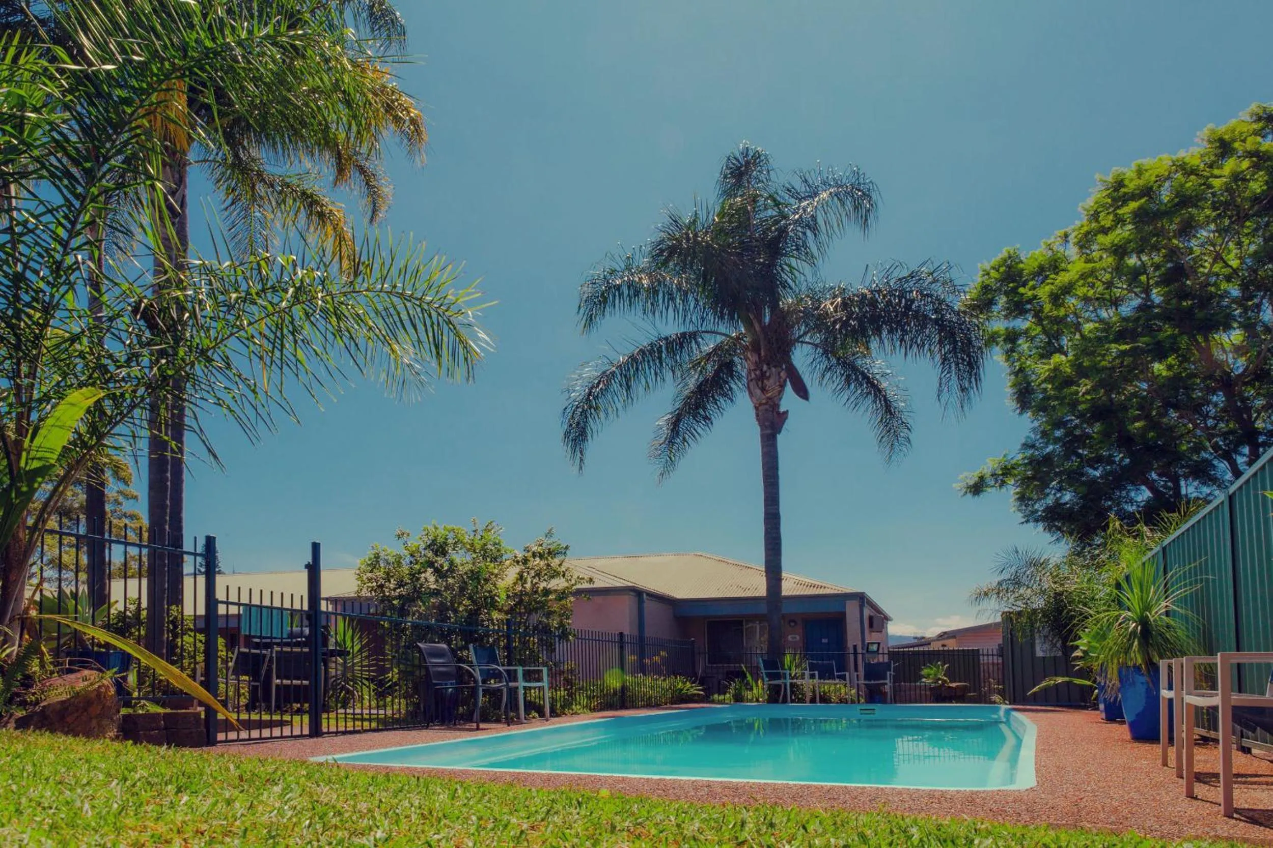 Pool view in Balan Village Motel
