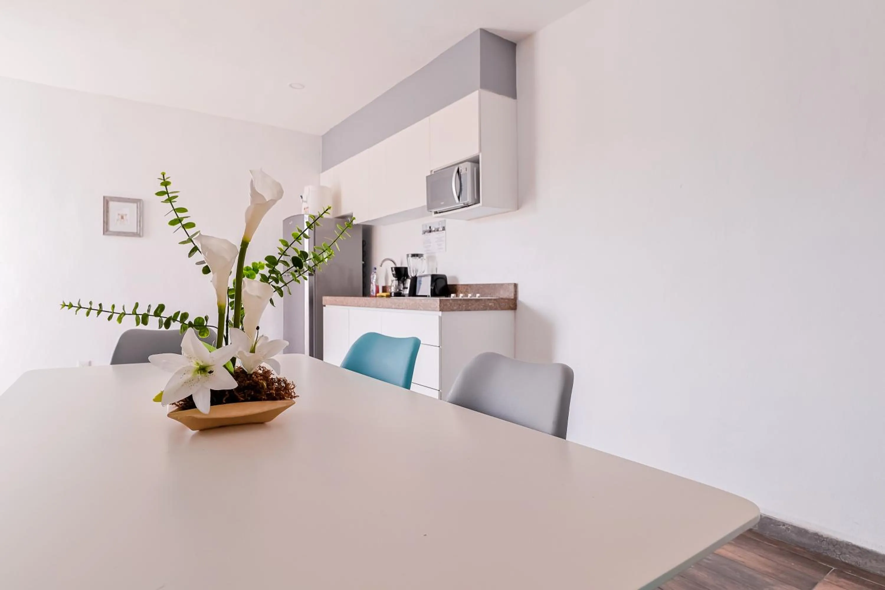 Dining area in Arkana 9 Suites by Grupo Amber