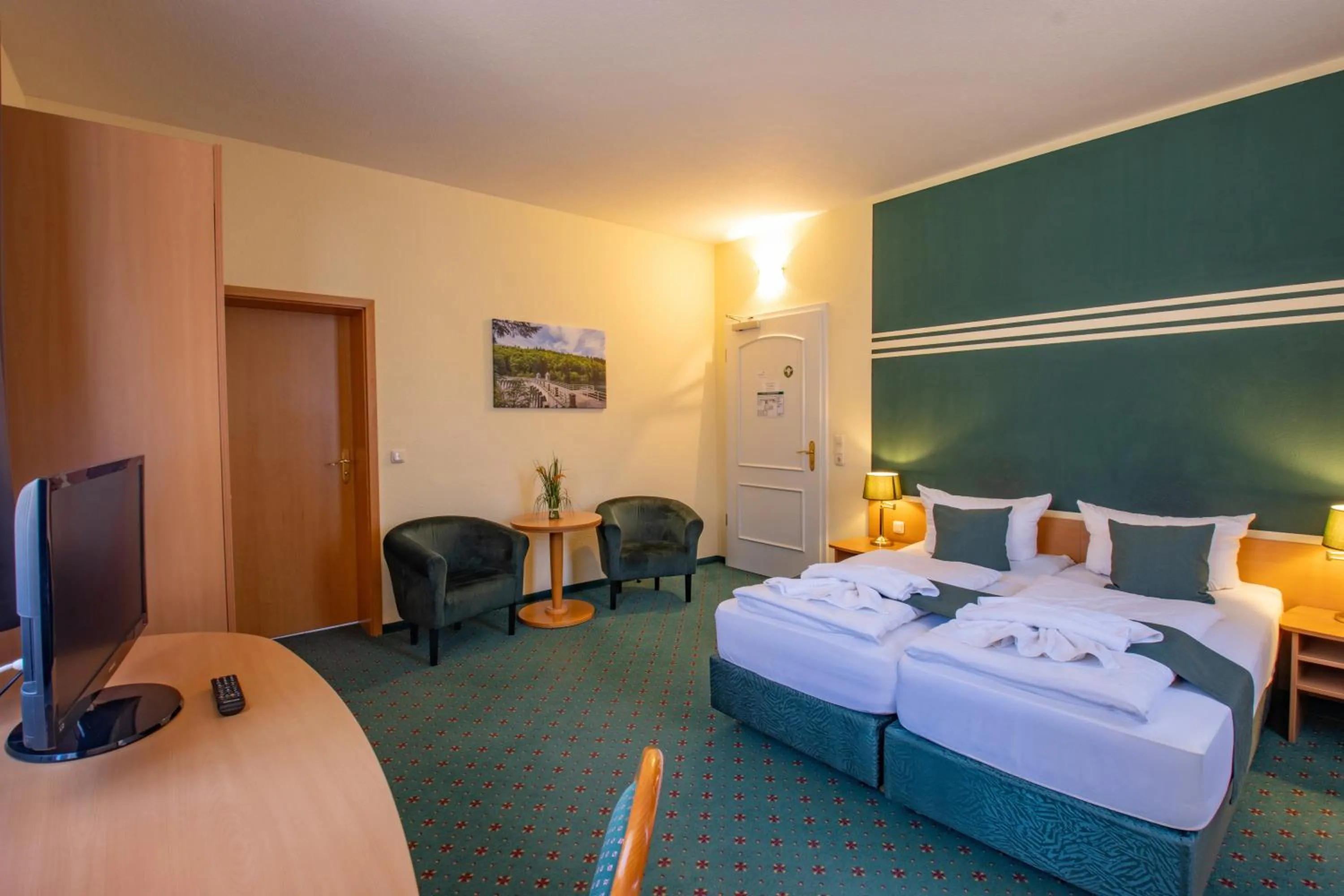 Photo of the whole room, Bed in Ferien Hotel Villa Südharz