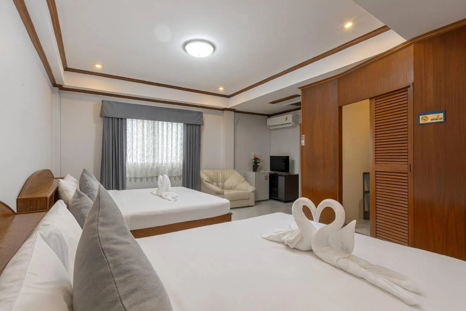 TV and multimedia, Bed in Break Point Patong Hotel