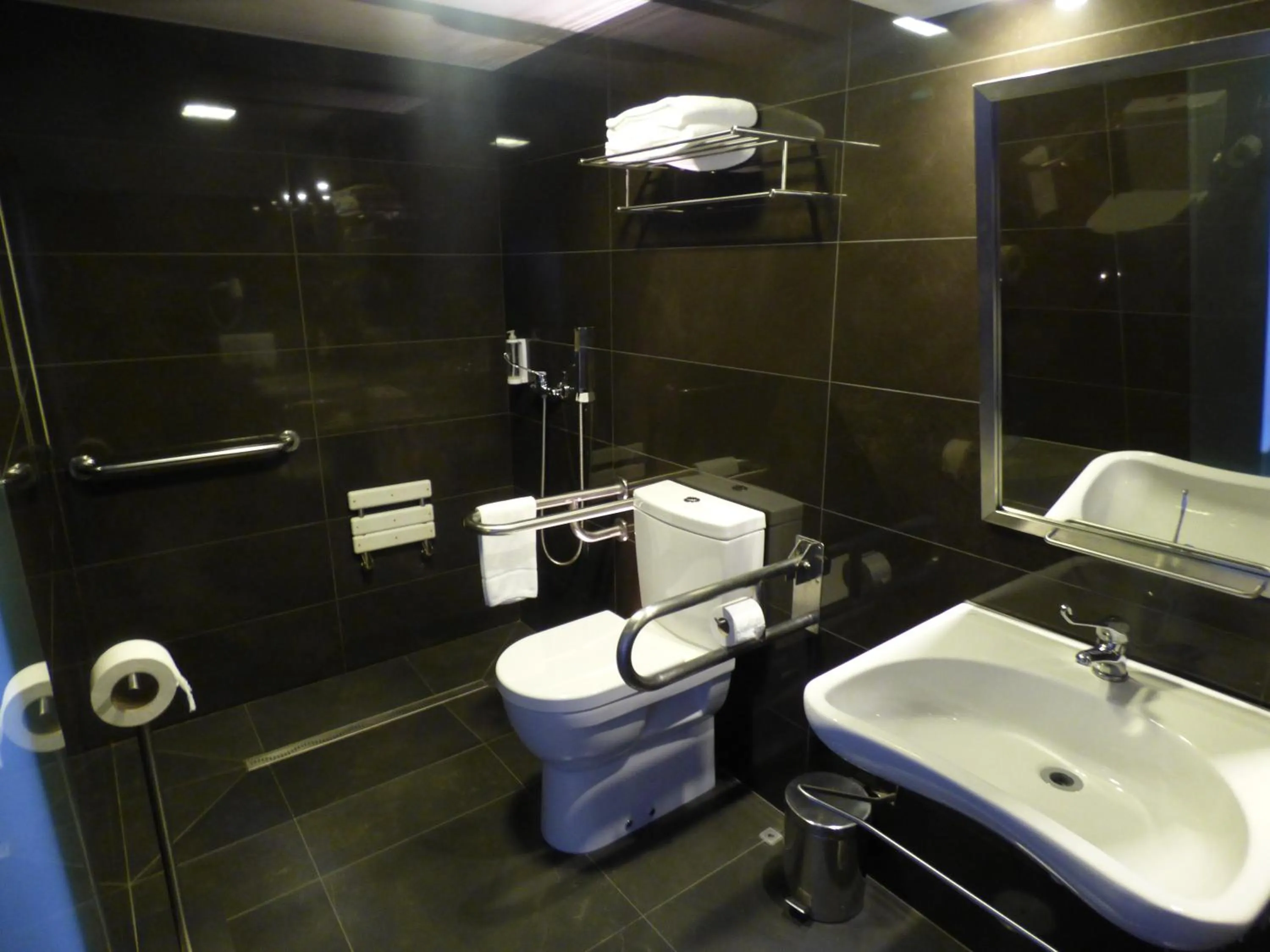 Bathroom in Hotel Oceano