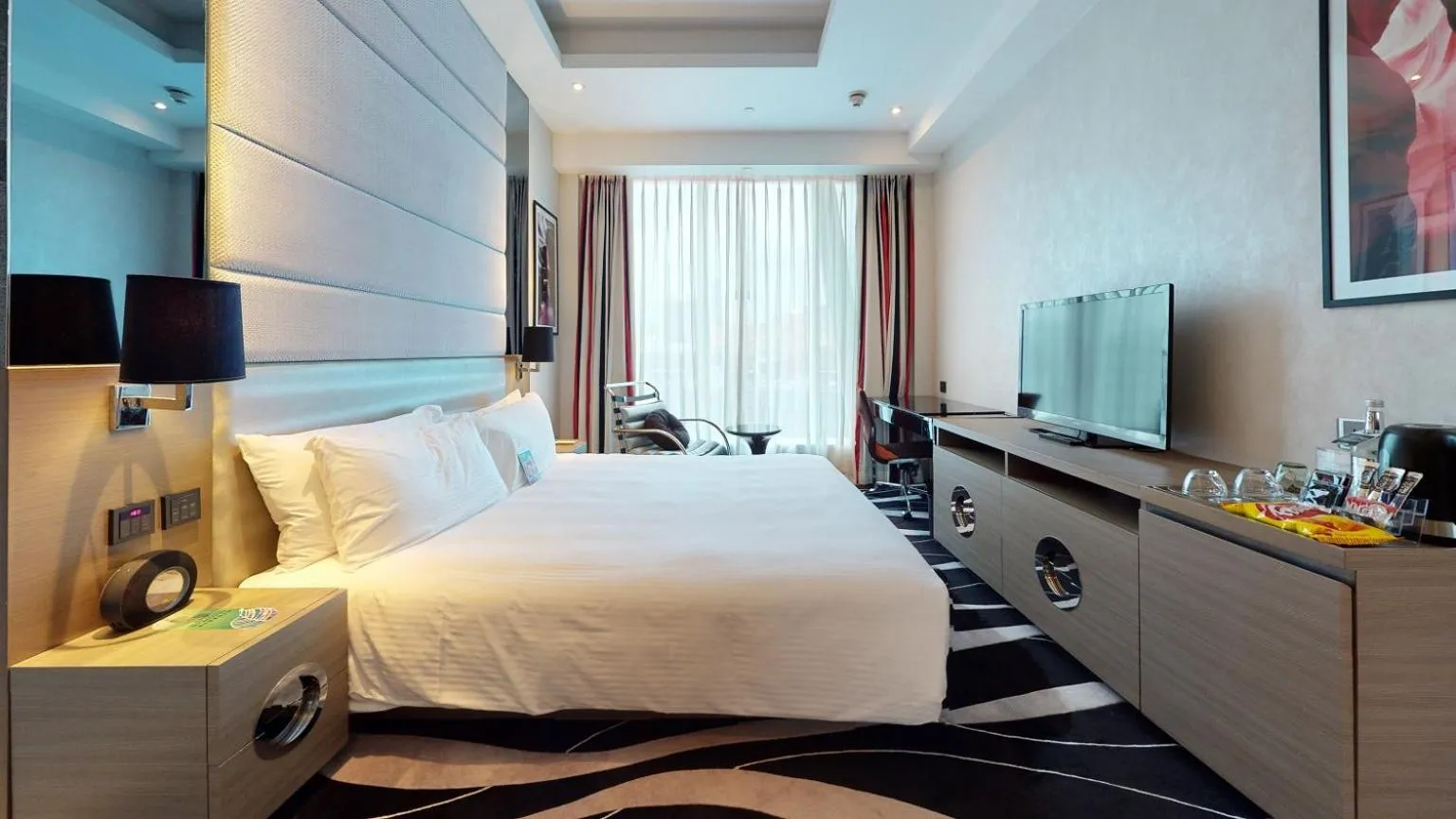 Bed in Hotel Madera Hong Kong