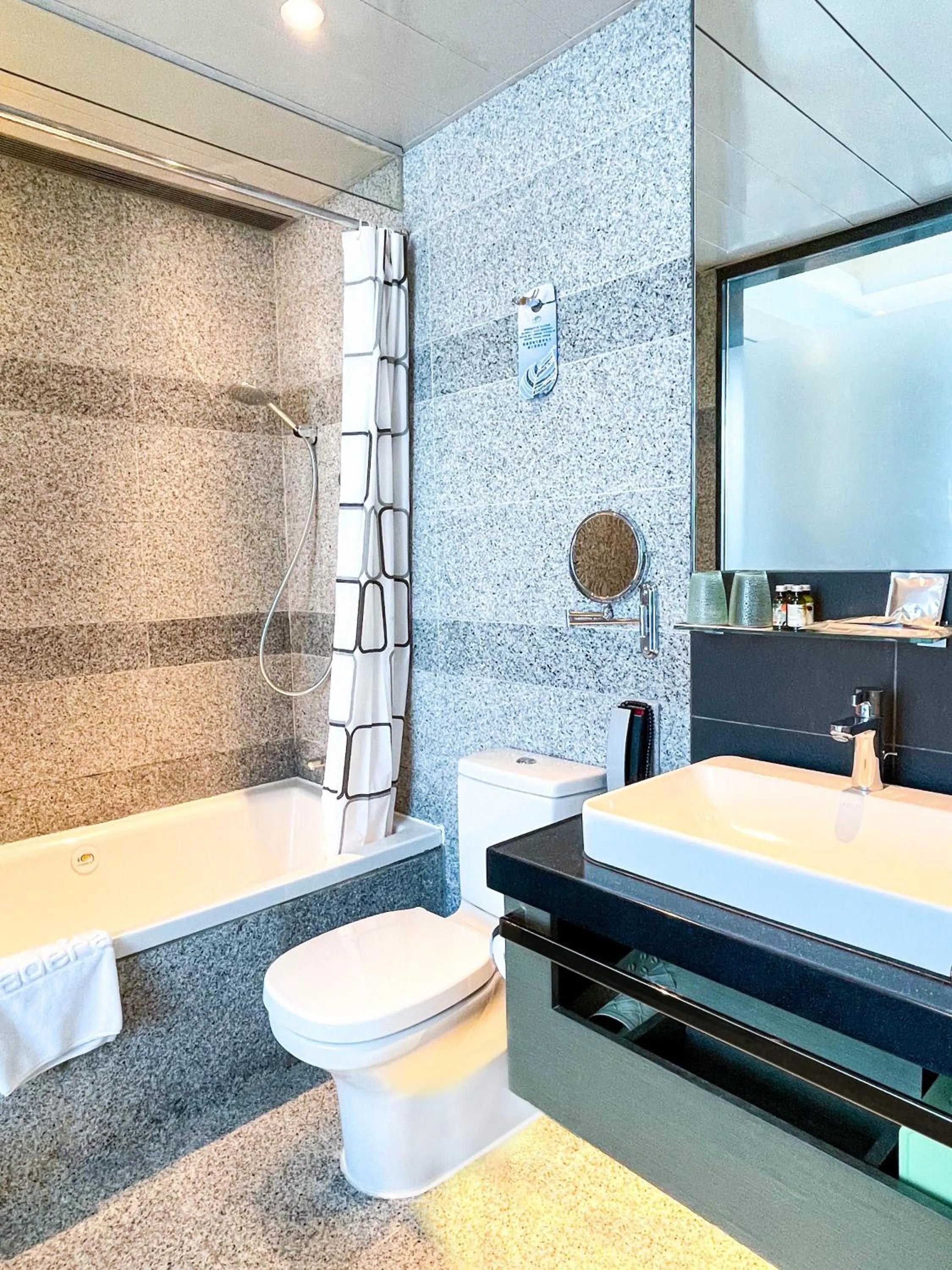 Shower in Hotel Madera Hong Kong