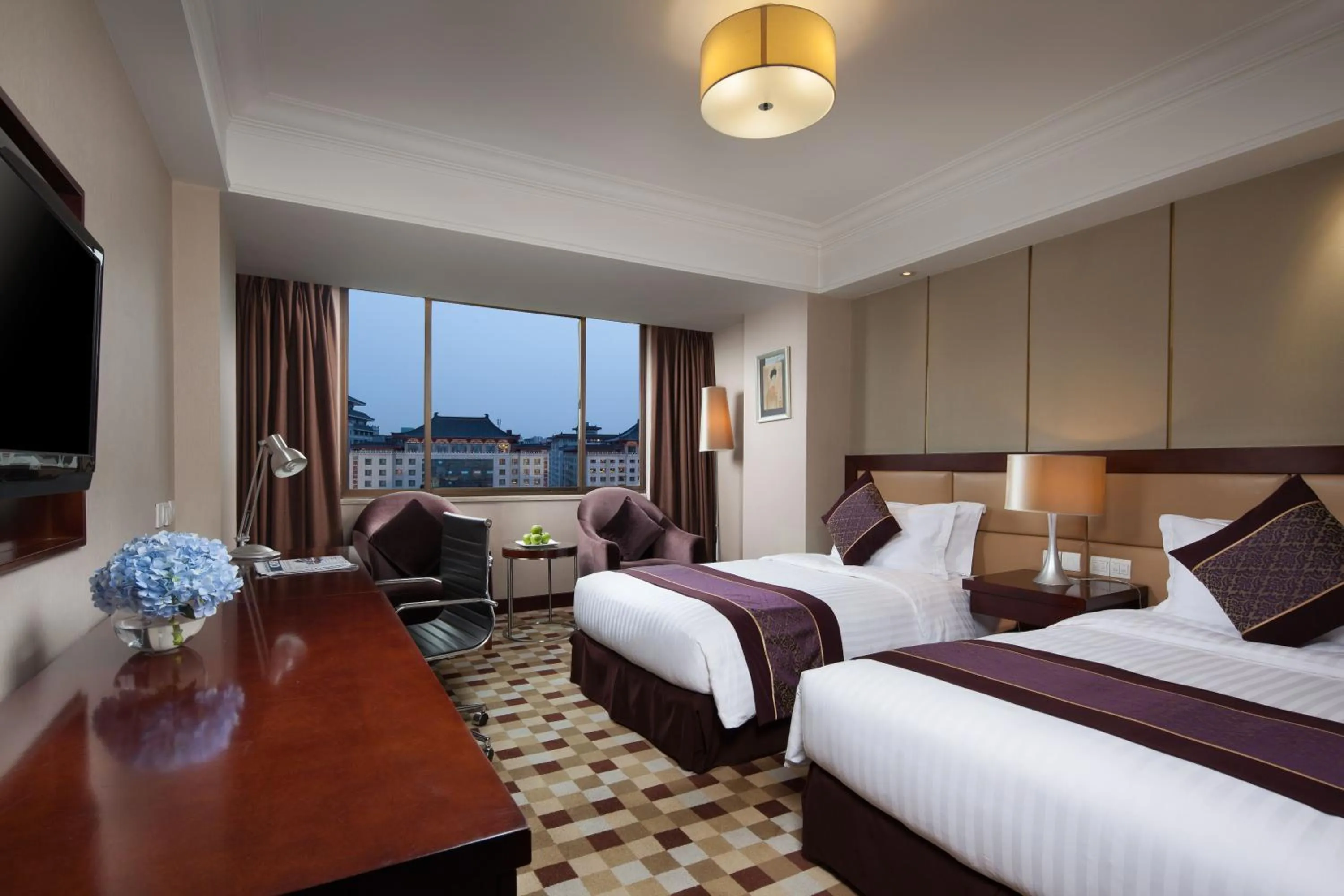 Photo of the whole room, Bed in Jin Jiang West Capital International Hotel