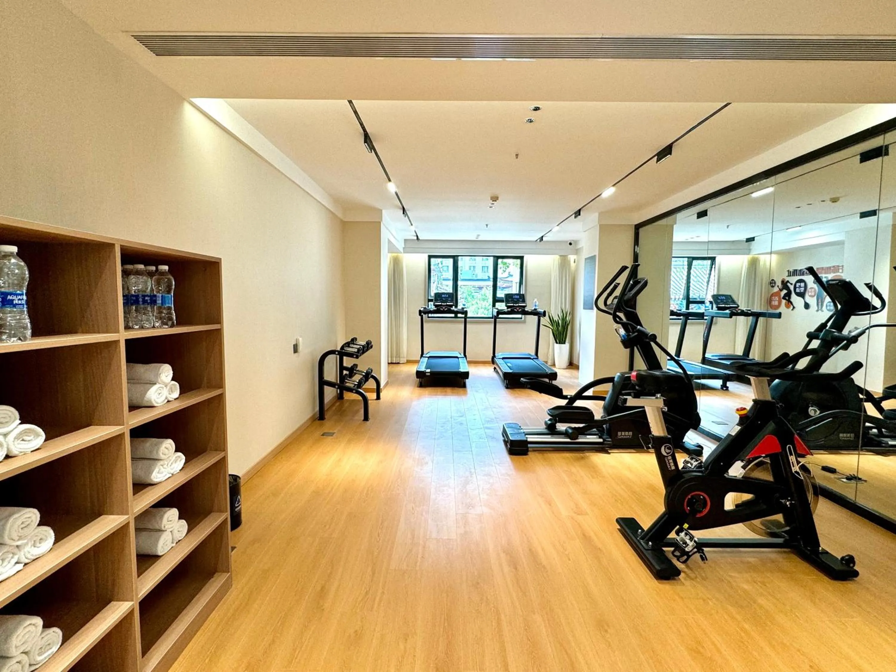 Fitness centre/facilities in Jin Jiang West Capital International Hotel