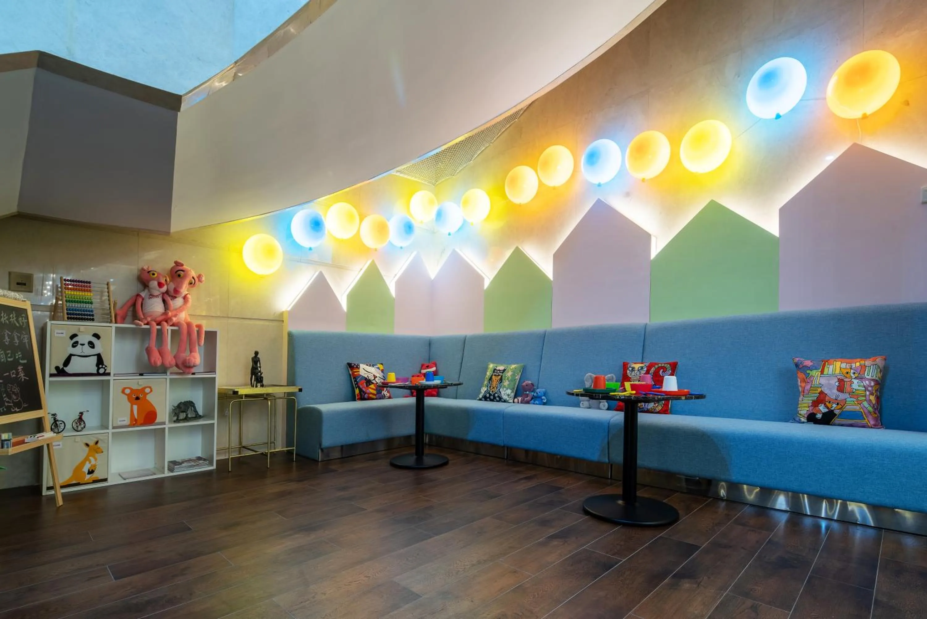 Seating area in Jin Jiang West Capital International Hotel