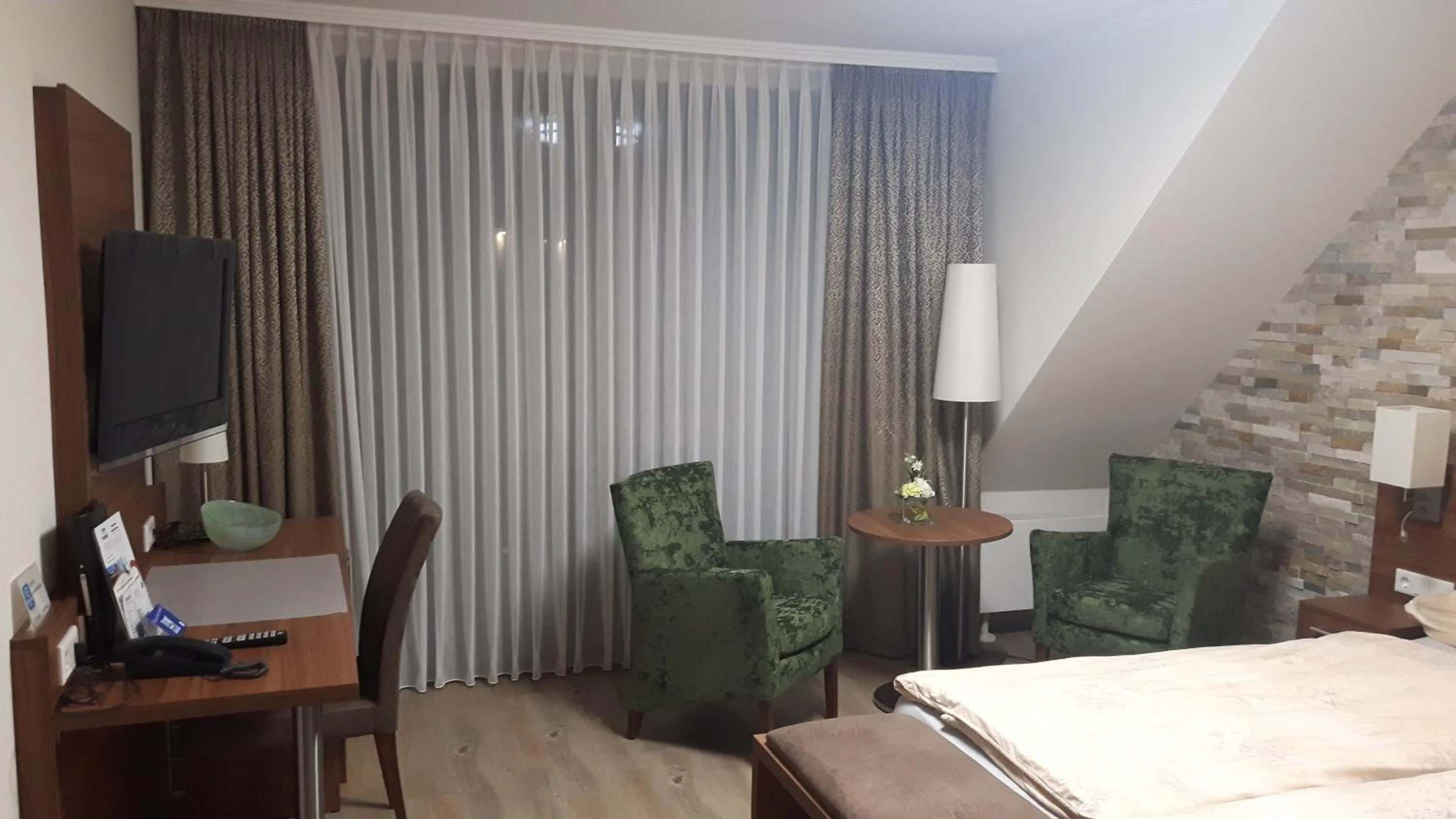 Photo of the whole room, Bed in Hotel Dreyer Garni