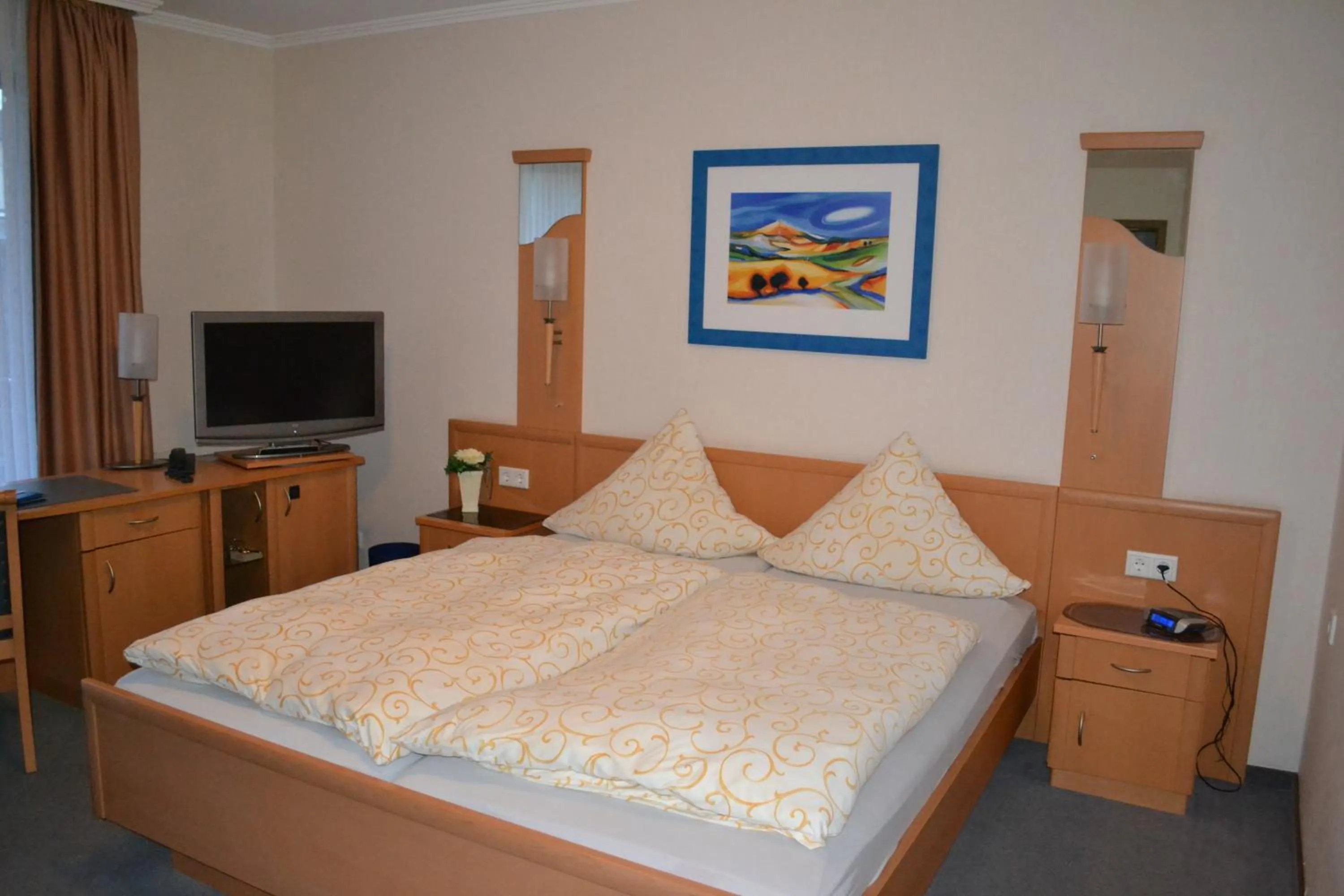 Bathroom, Bed in Hotel Dreyer Garni