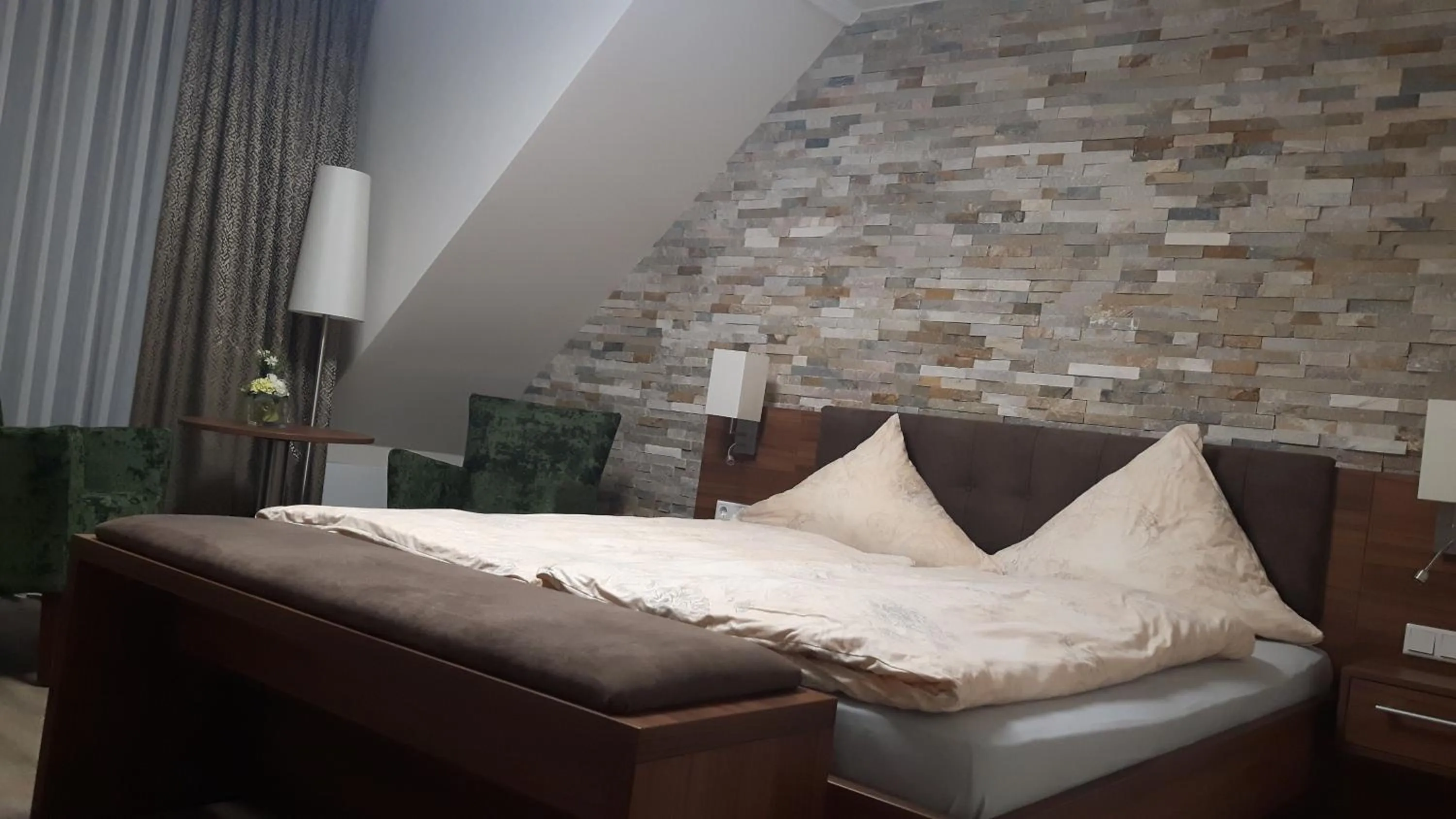 Photo of the whole room, Bed in Hotel Dreyer Garni