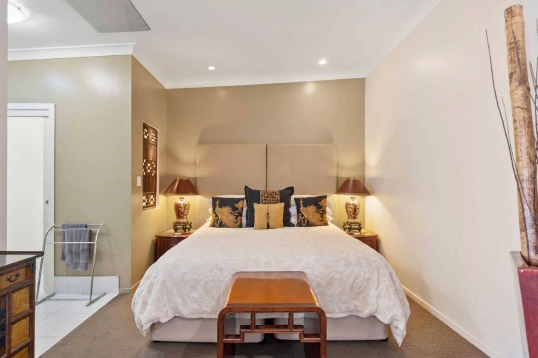 Bedroom, Bed in 53 on Victoria