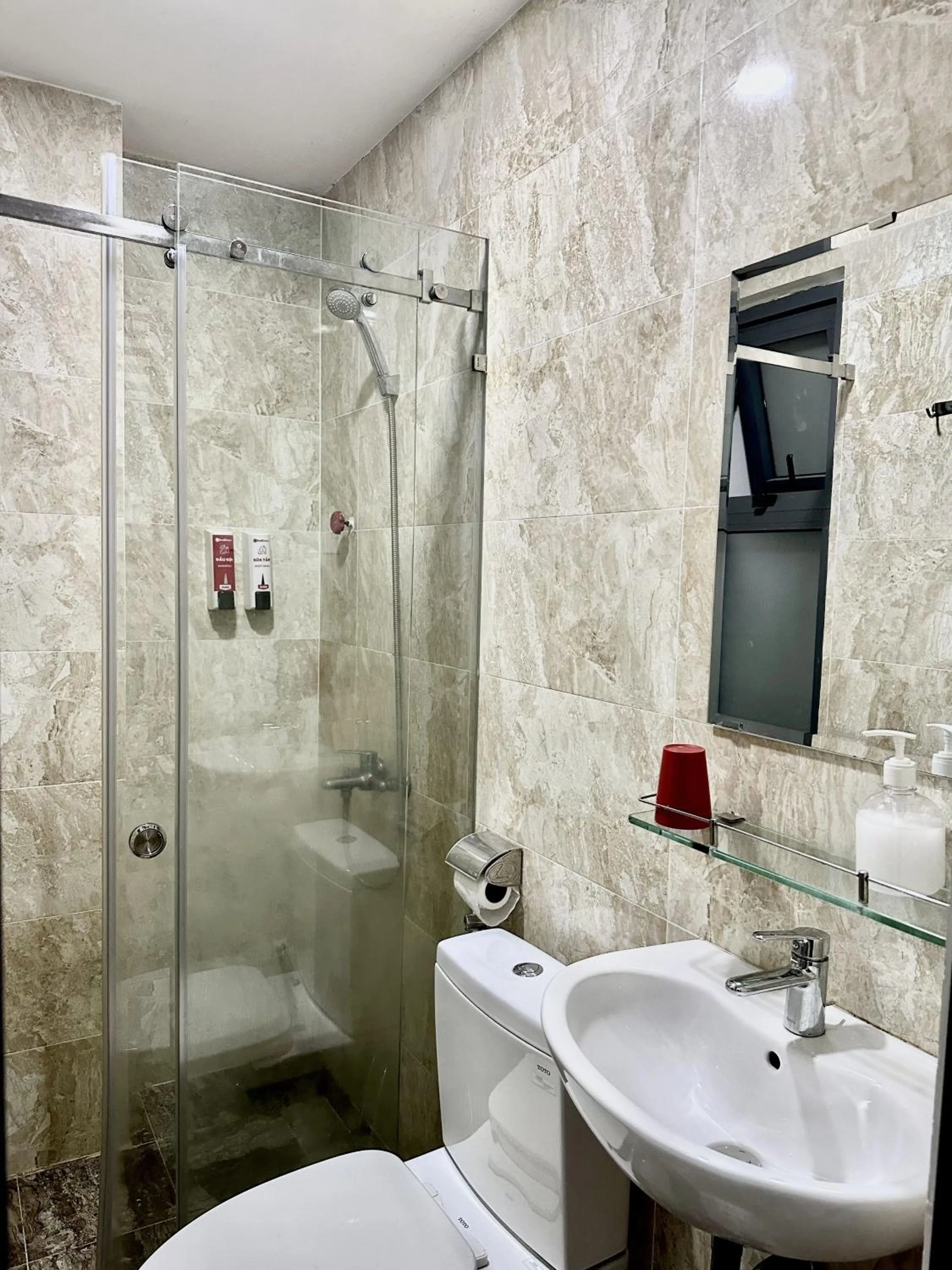 Shower in The Jade Hotel near Tan Son Nhat Airport