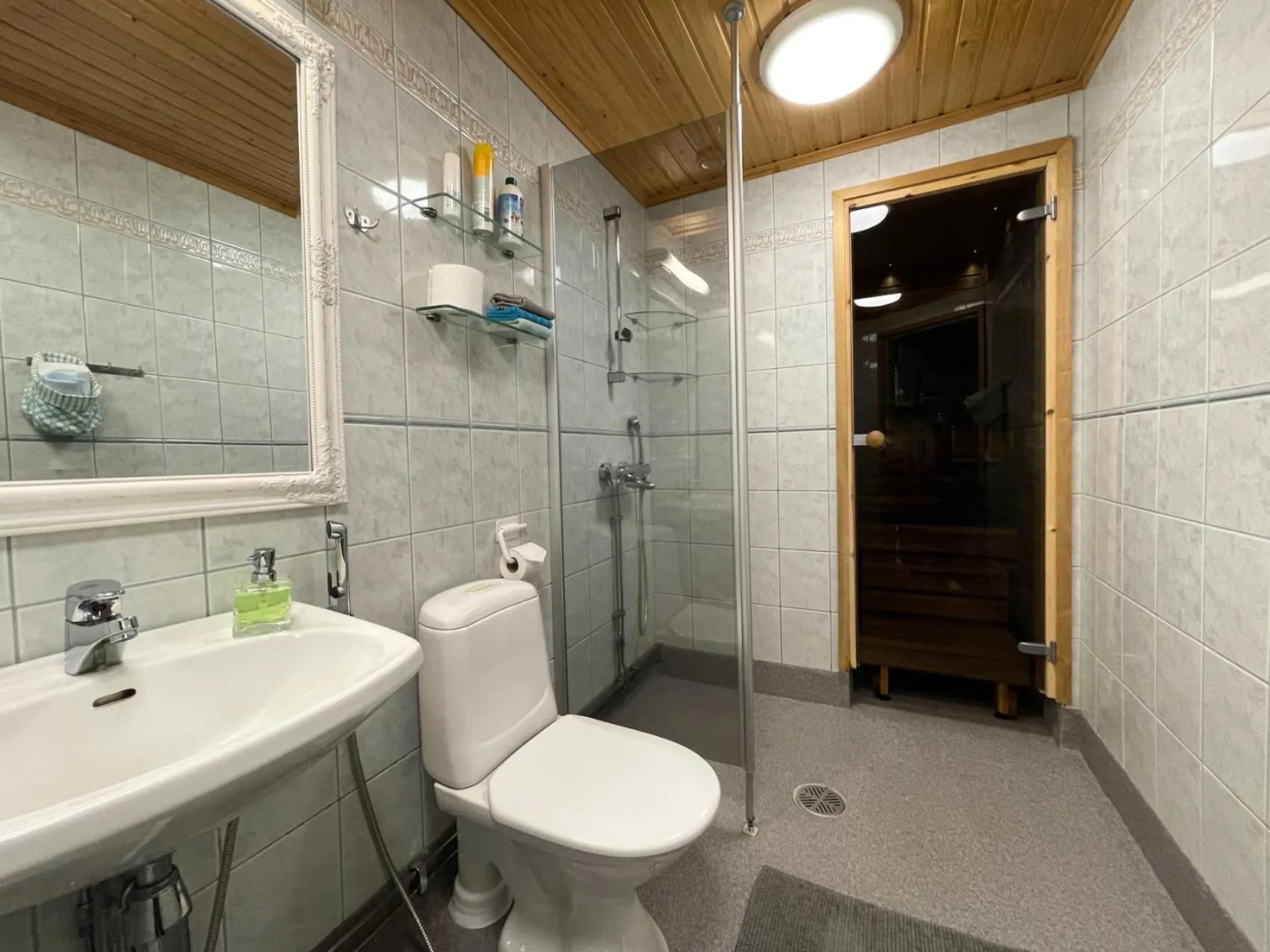 Shower in Napapiirin Järvilomat