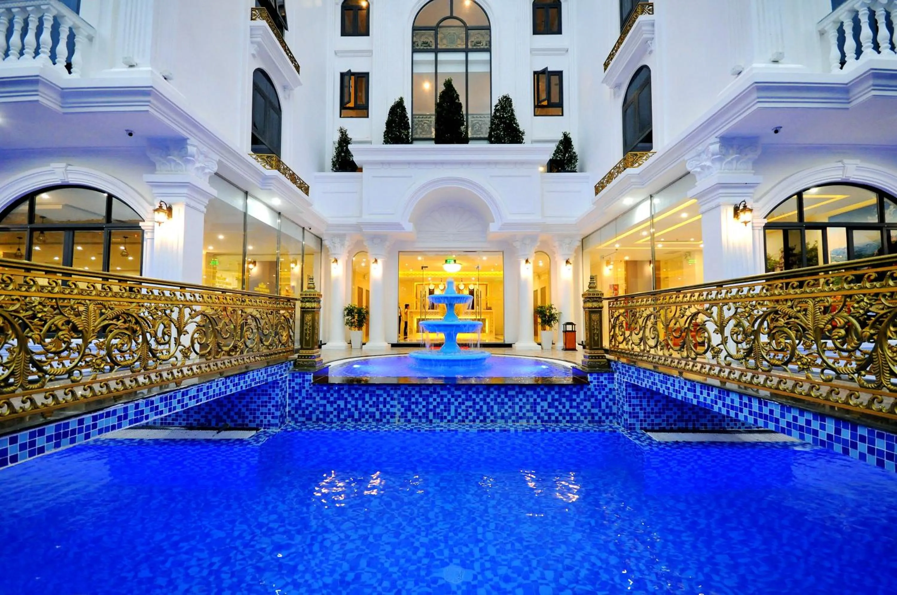 Swimming pool in Crown Nguyen Hoang Hotel