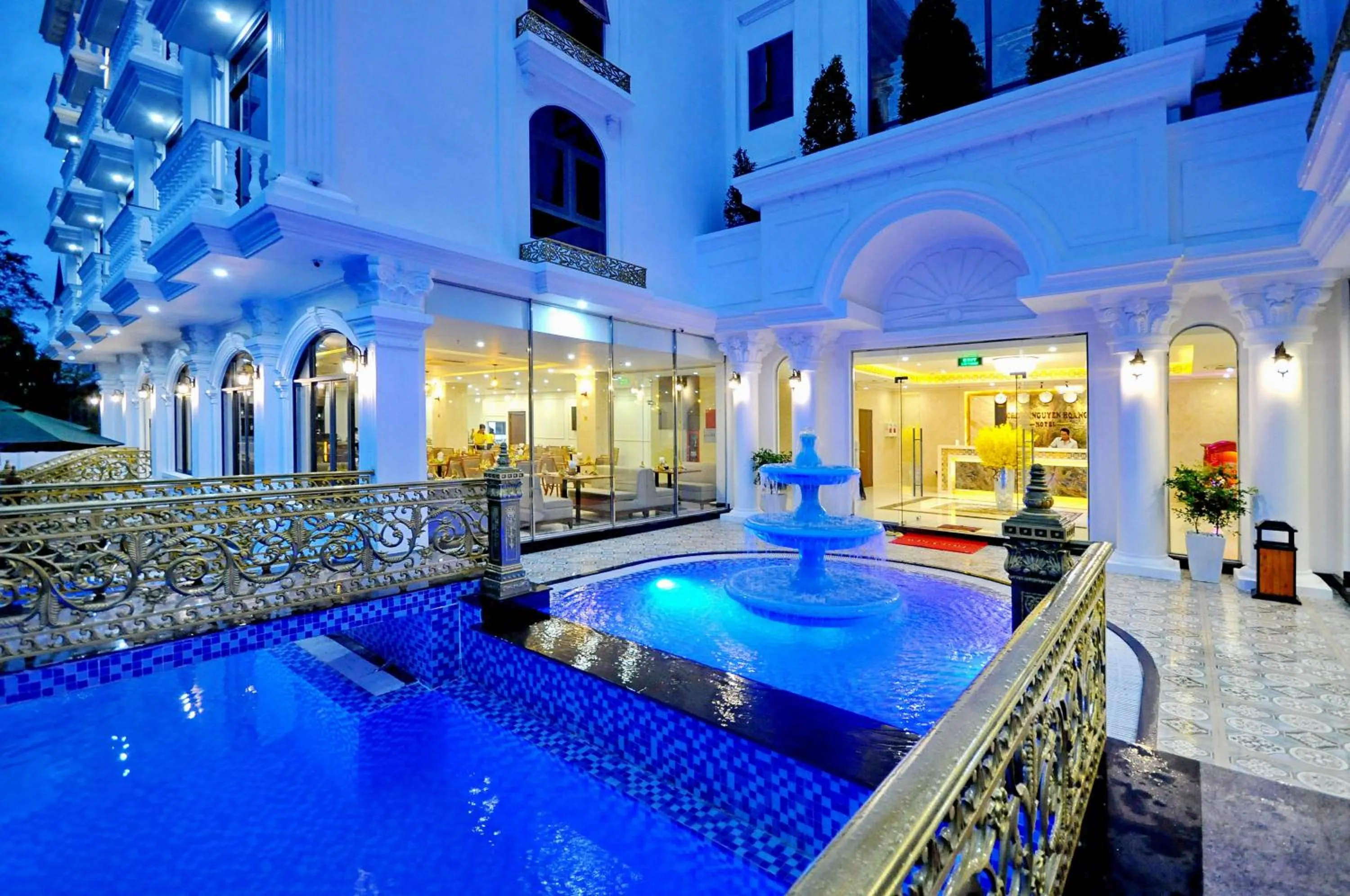 Swimming pool in Crown Nguyen Hoang Hotel