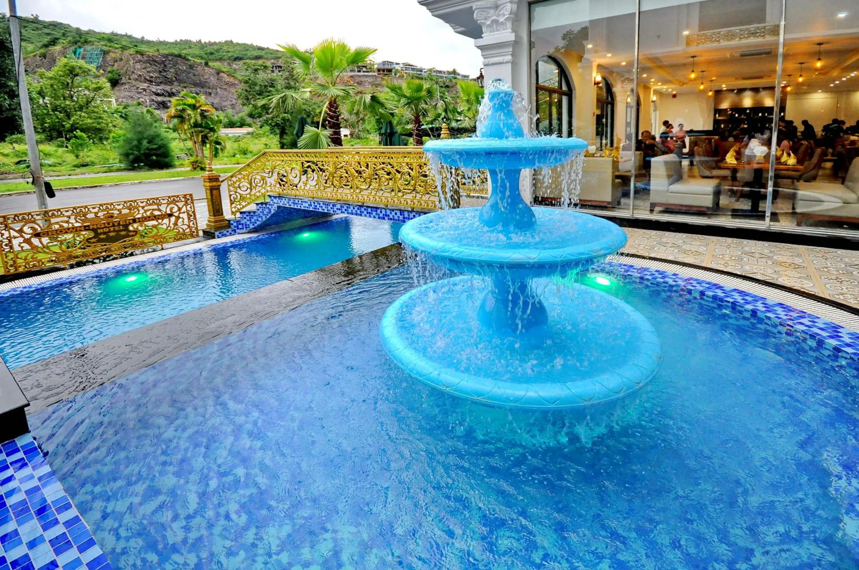 Day in Crown Nguyen Hoang Hotel