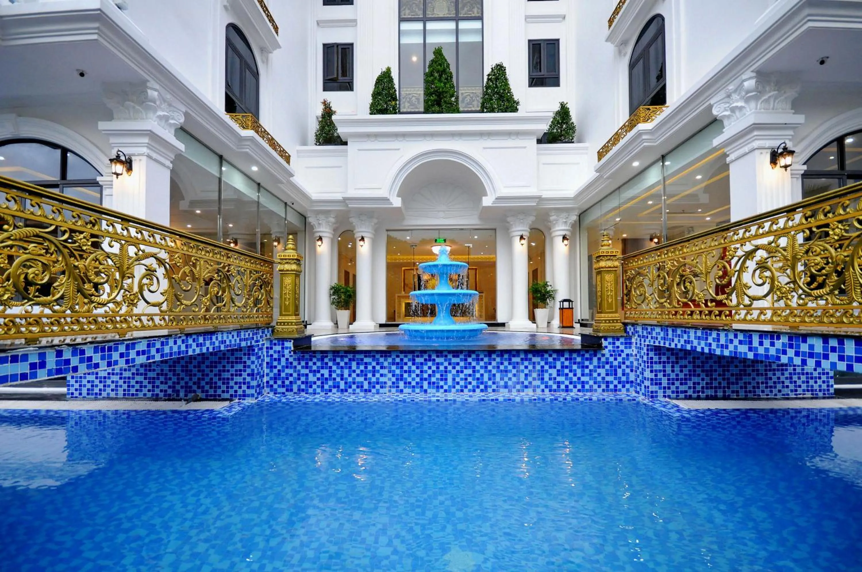 Swimming pool in Crown Nguyen Hoang Hotel
