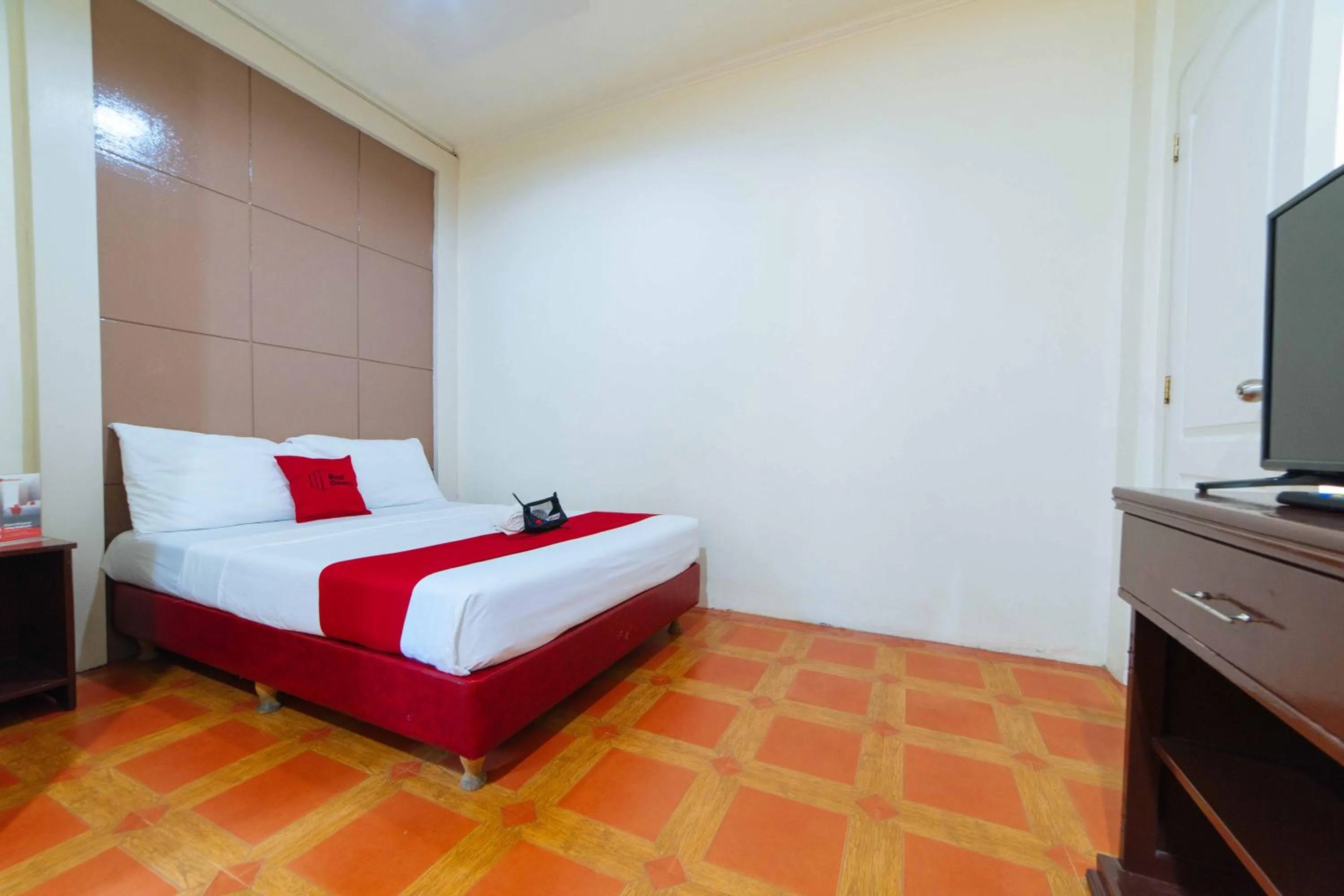 Bedroom, Bed in RedDoorz near Walking Street Angeles City