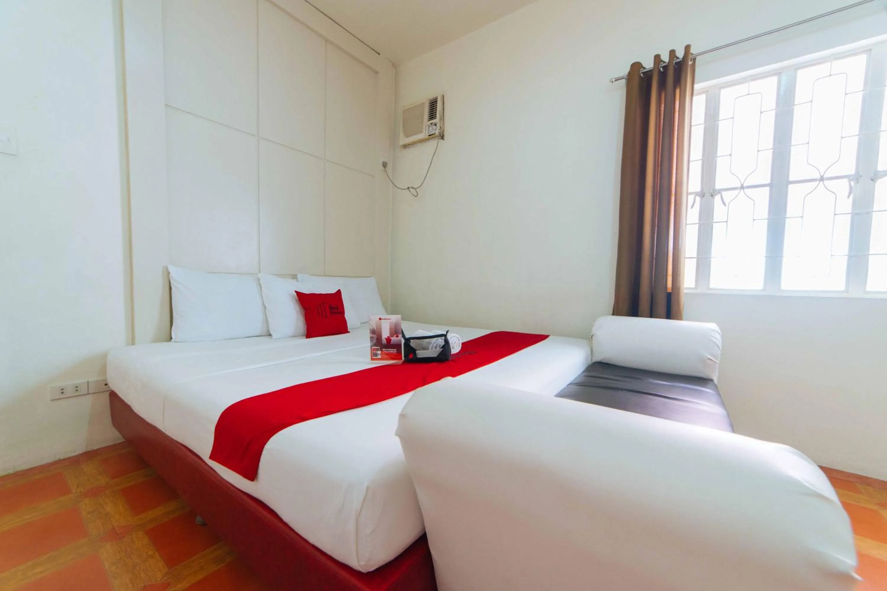 Bedroom, Bed in RedDoorz near Walking Street Angeles City