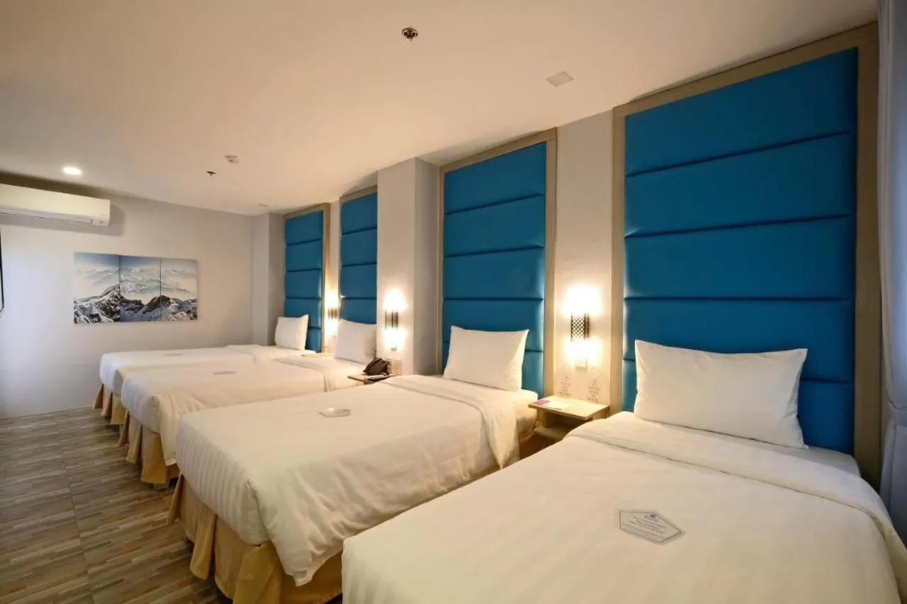 Bed in Amethyst Boutique Hotel Cebu powered by Cocotel