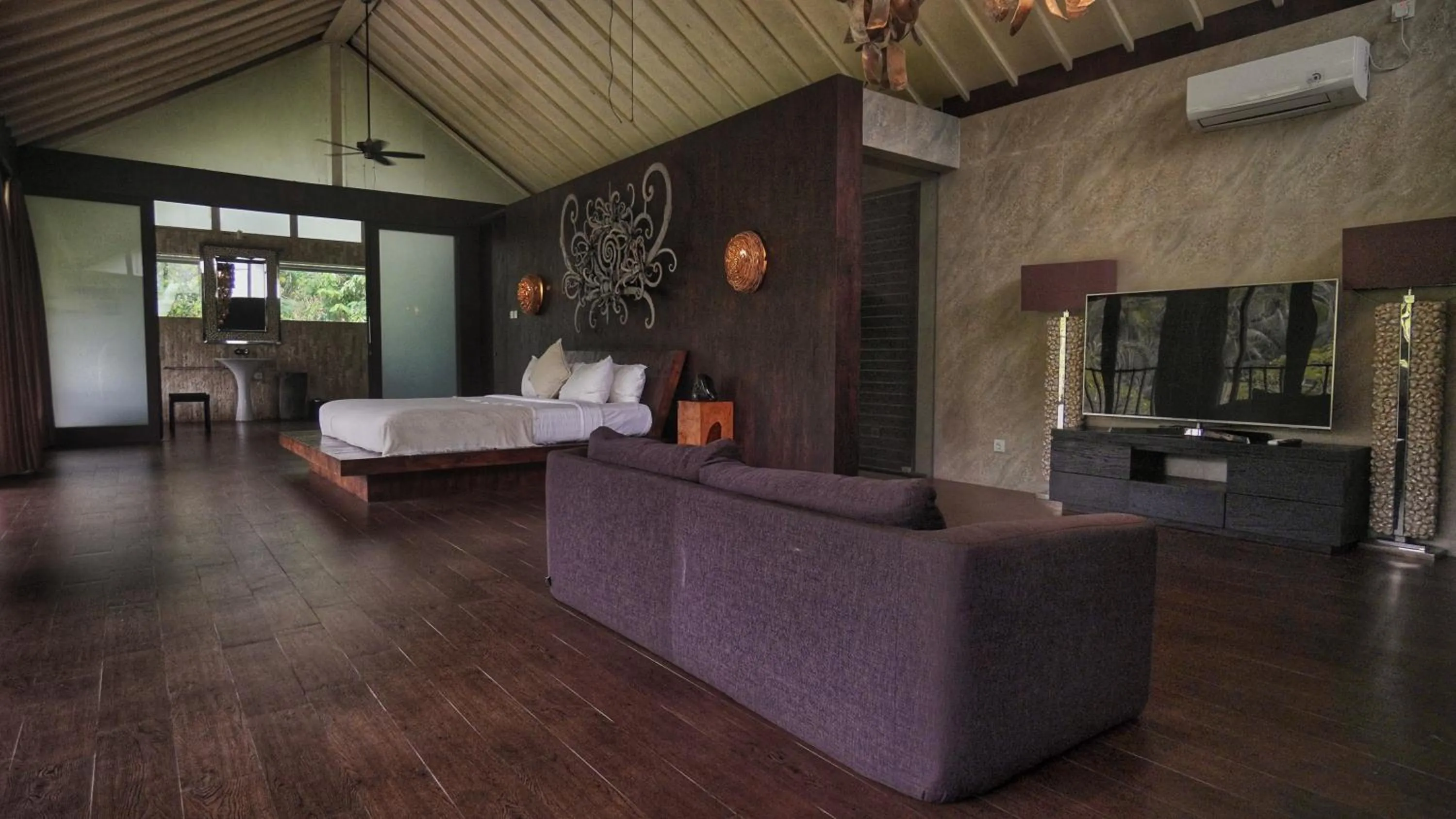 Bed in Sandhya Villa Ubud